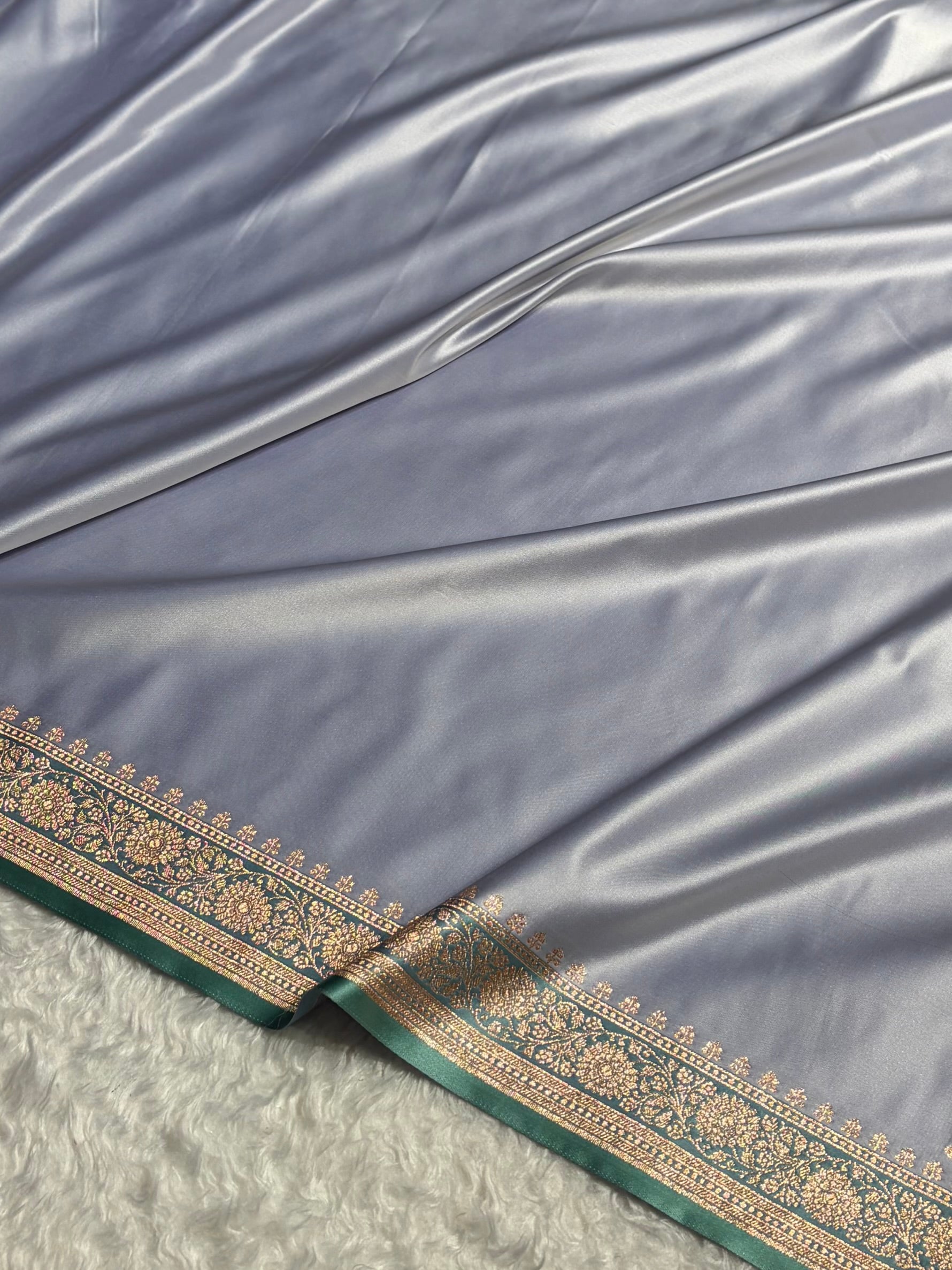 Banarasi Satin Katan Saree in Contrast Light Grey / Sea Green Shades SK131
