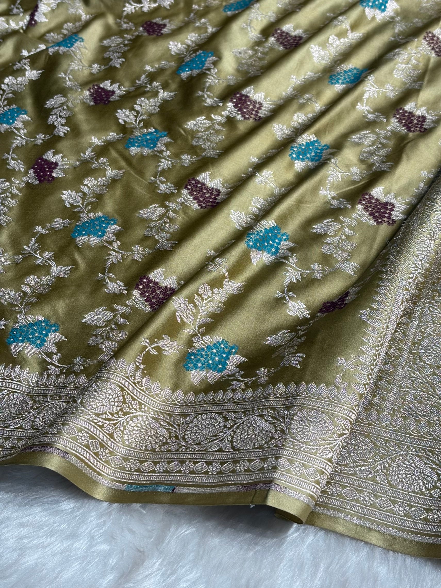 Olive Shades Jaal Pattern Mashru Silk Saree MS57