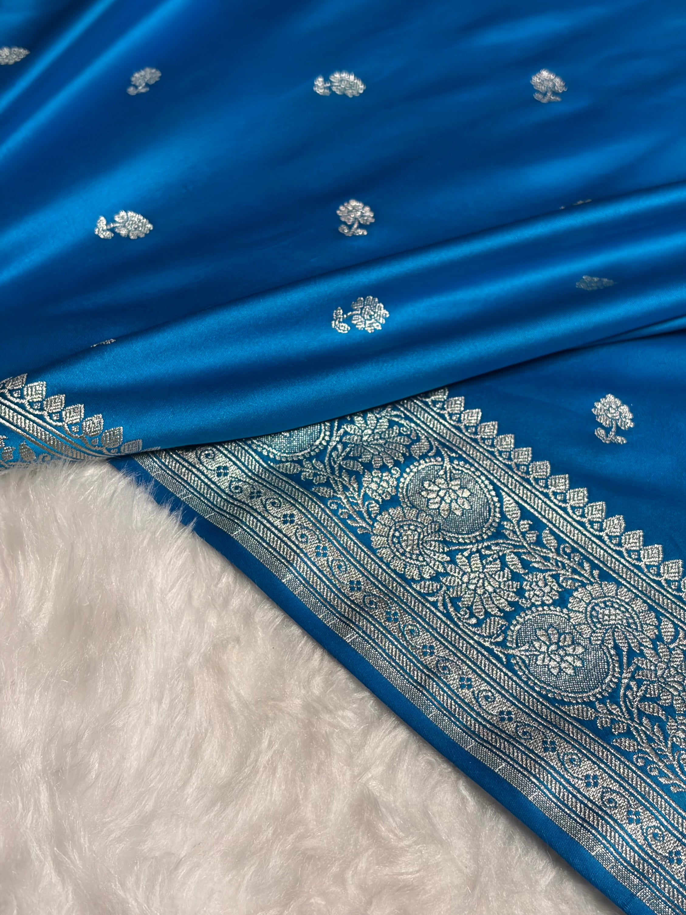 Firozi Shades Booti Mashru Silk Saree MS73