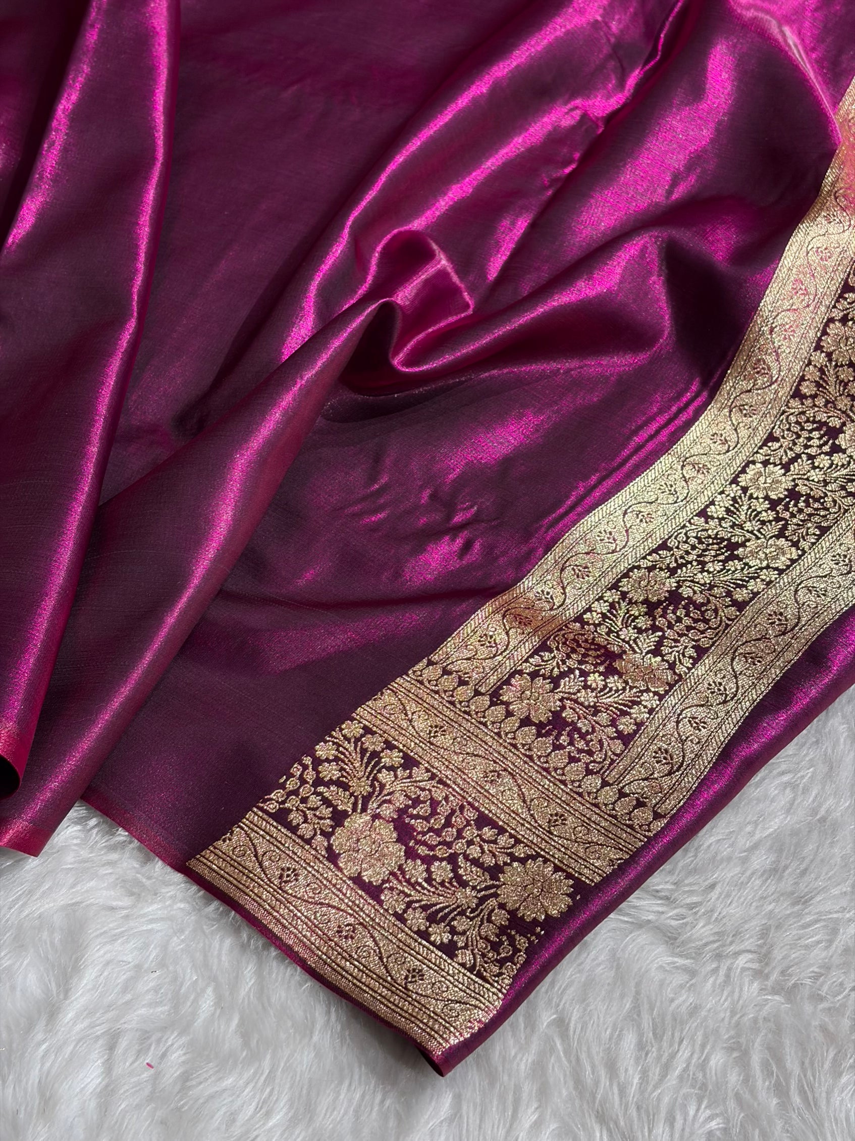 Wine Shades Jaal Pattern Banarasi Satin Silk Saree SS43