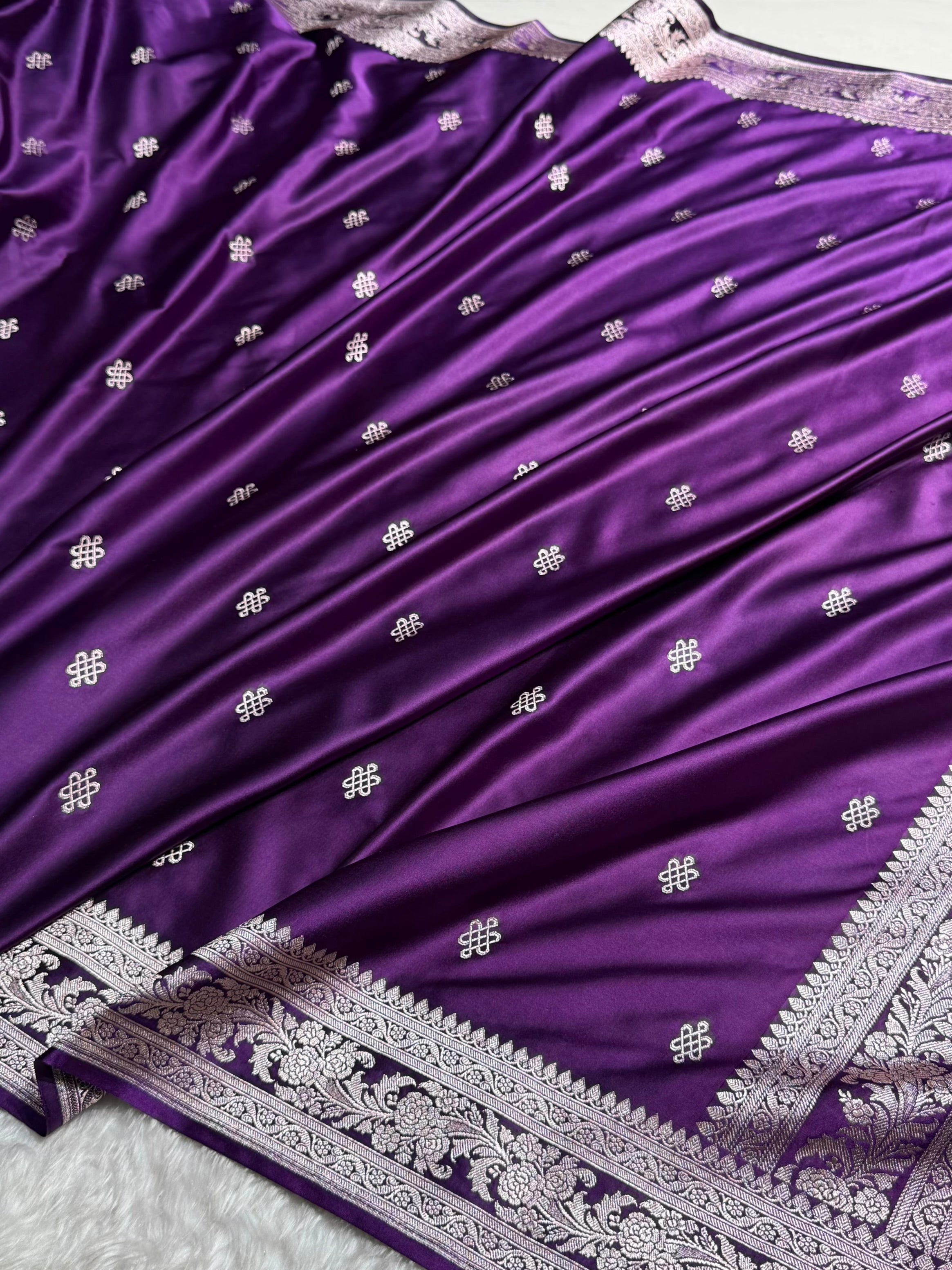 Banarasi Floral Booti Pattern in Purple Shades Floral Mashru Silk Saree MCS101