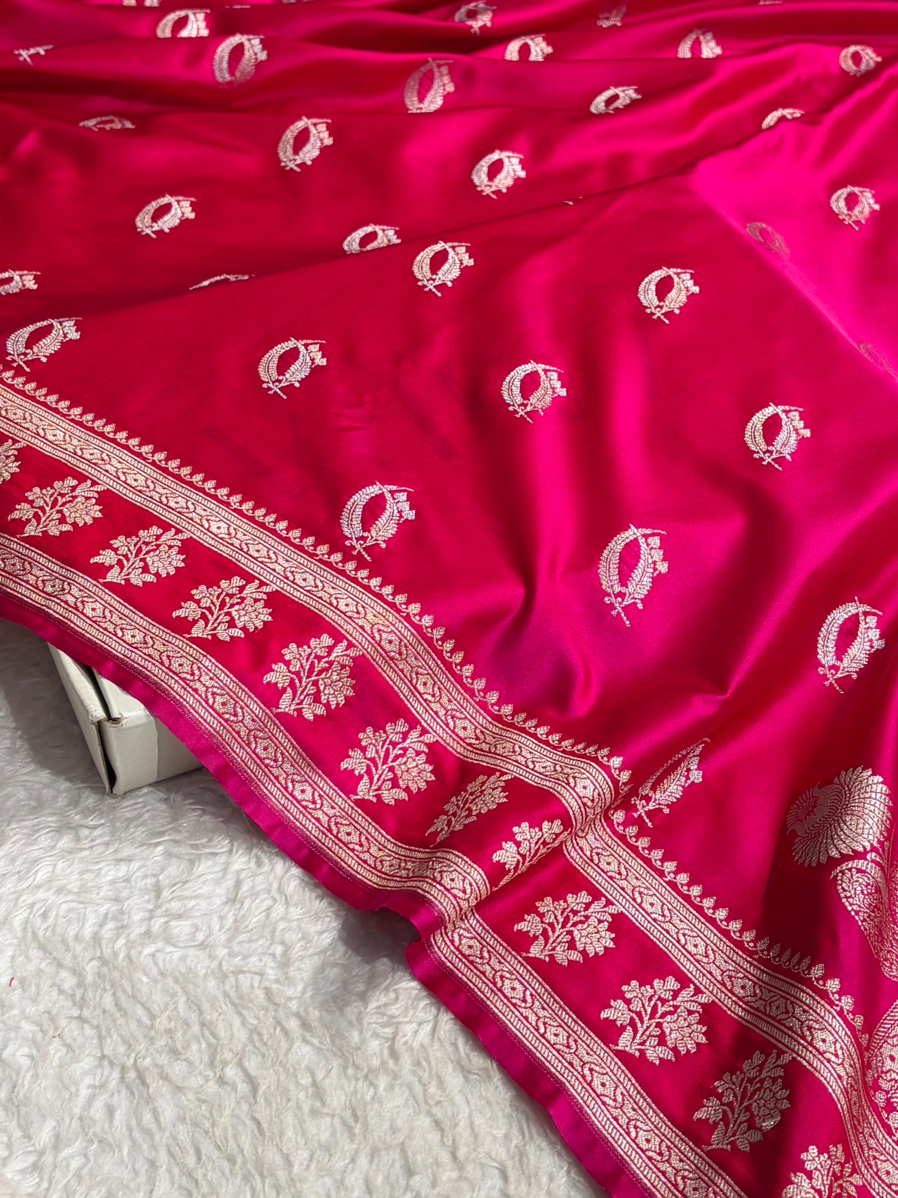 Cross Rani Shades Banarasi Boota Pattern Floral Mashru Silk Saree MSM-112