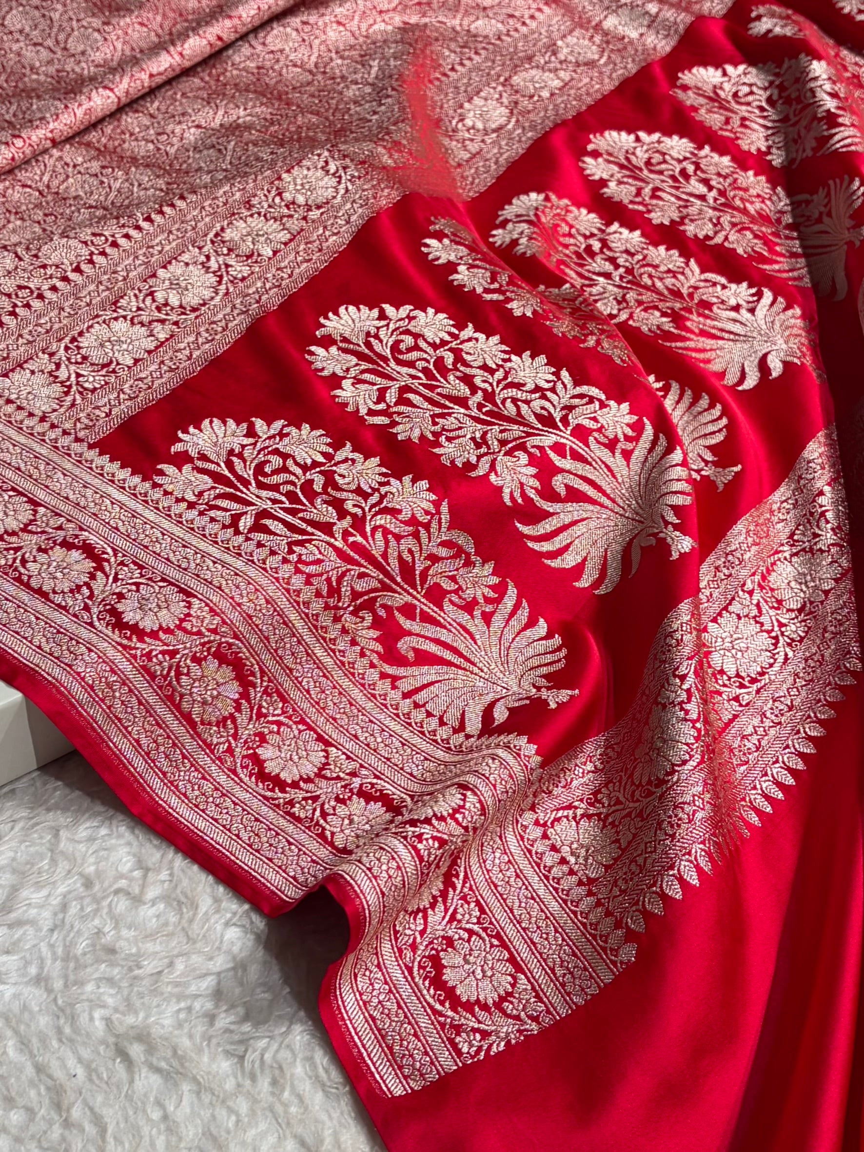 Banarasi Red Shades Brocade Mashru Silk Saree MS84