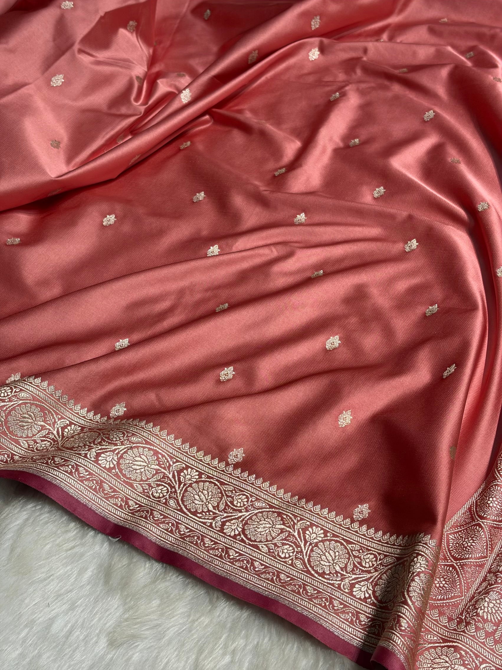Peach Shades Booti Mashru Silk Saree MS68