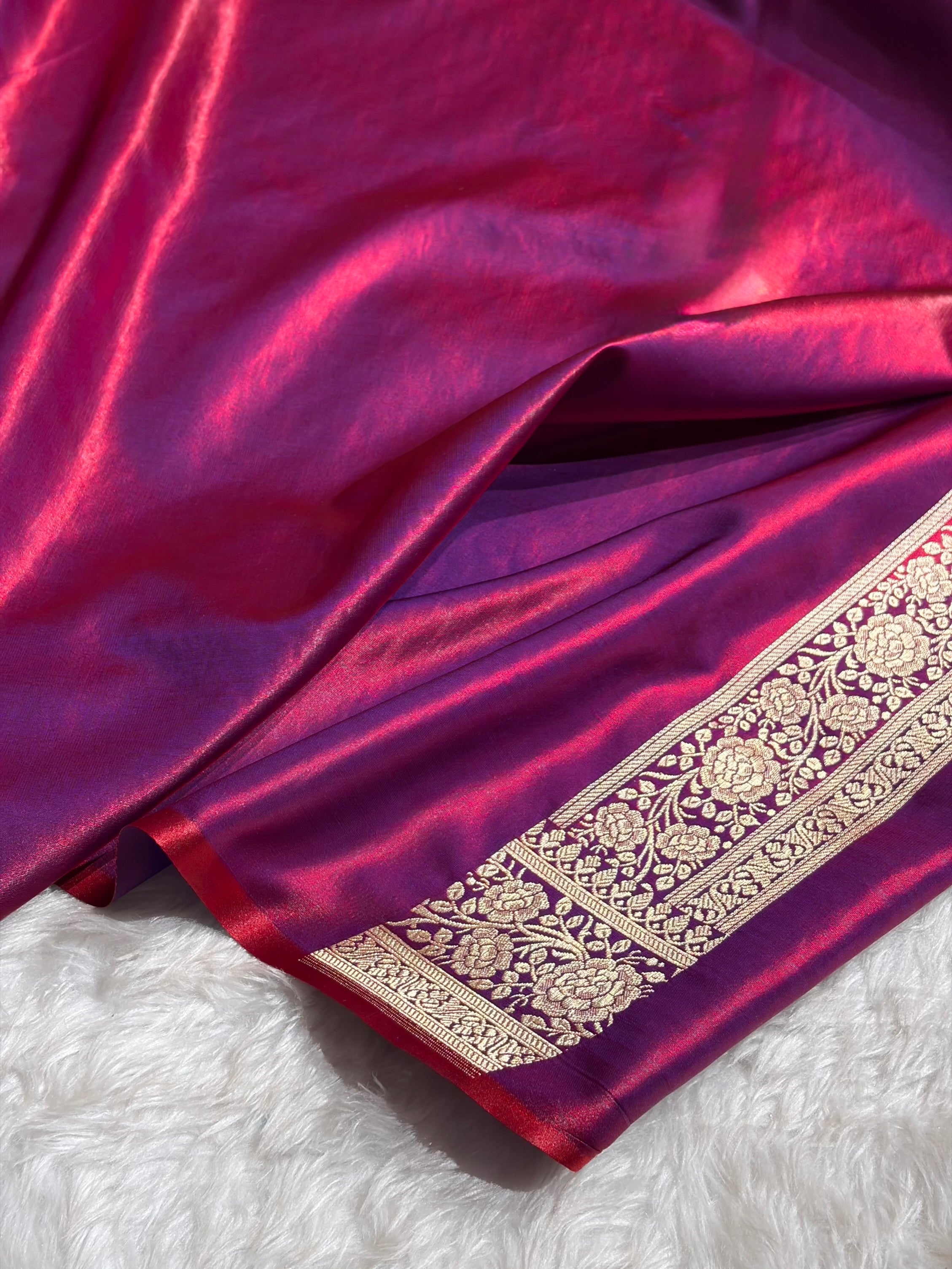 Banarasi Magentic Red Shades Cross Pattern Banarasi Satin Silk Saree SS61