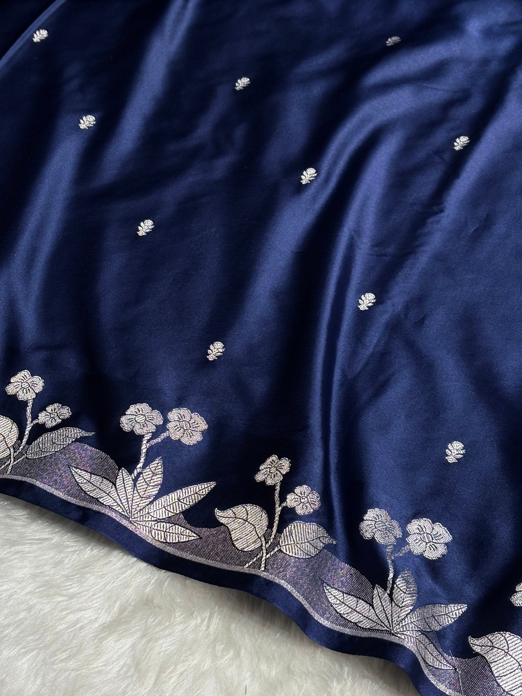 Banarasi Navy Blue Booti Mashru Silk Saree MS58