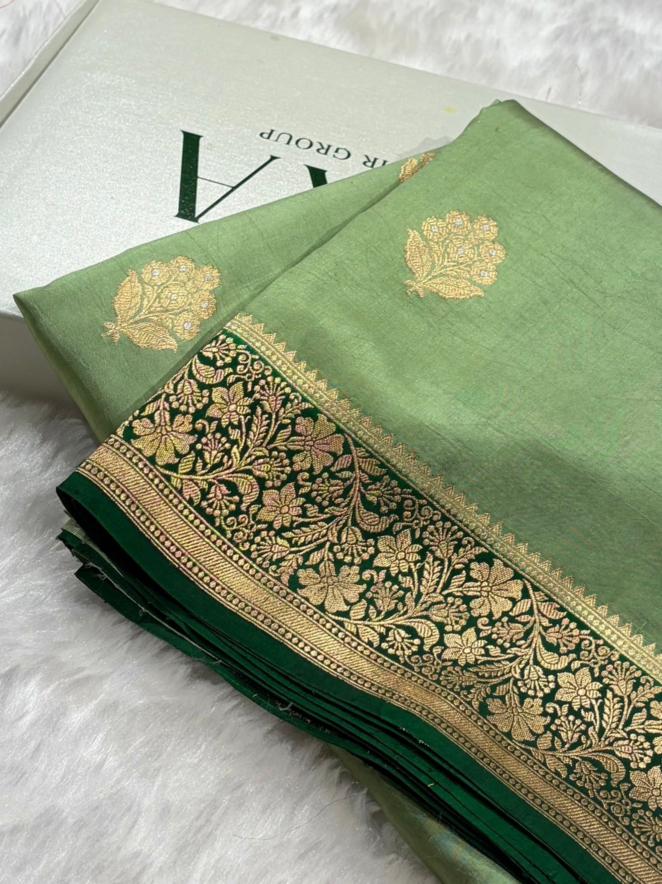 Banarasi Pista Green With Chocolate Contrast Shades Meenakari Boots Handwoven Pure Paper Silk Saree RM-90