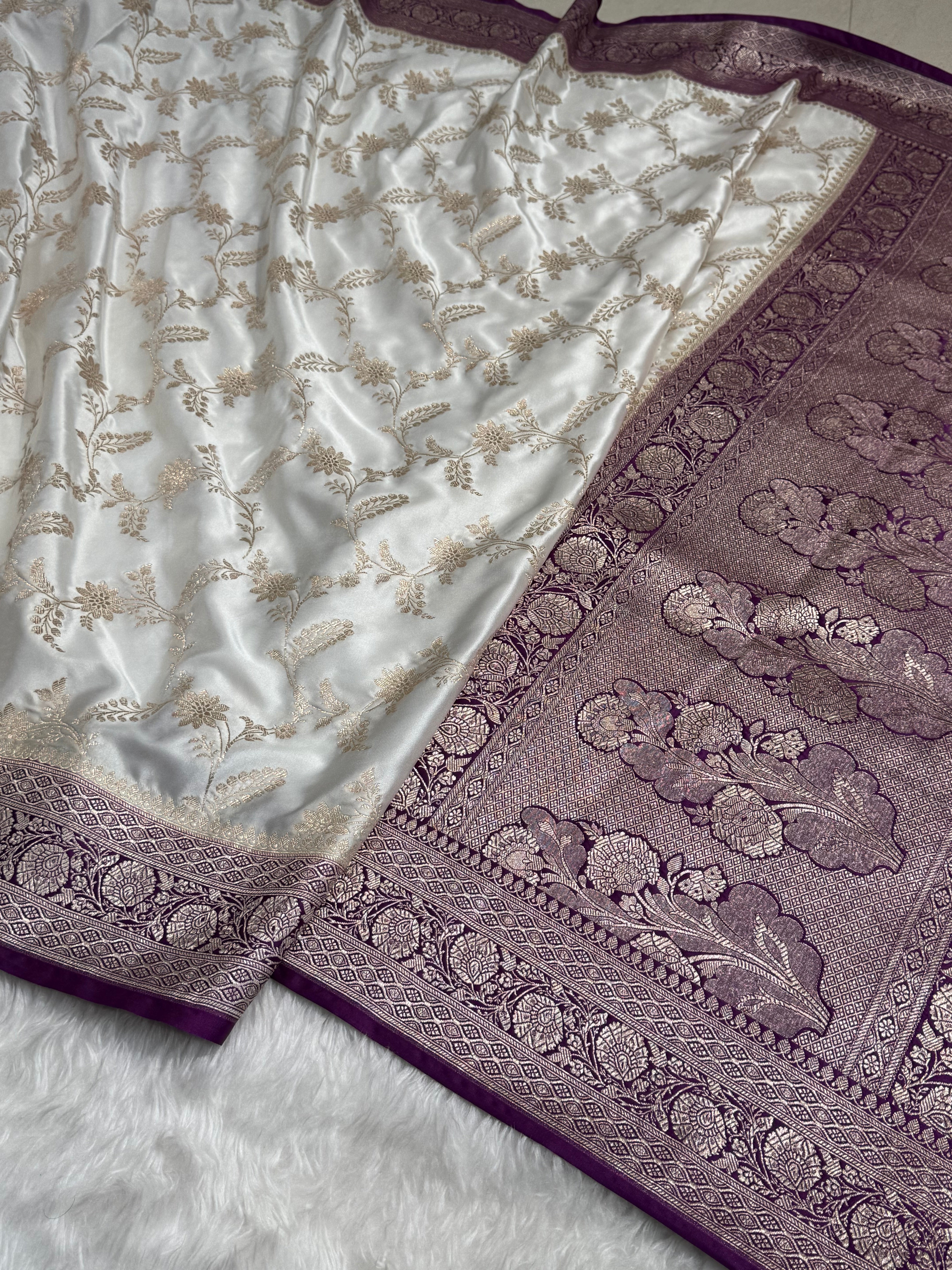 Contrast White-Purple Combination Jaal Mashru Silk Saree