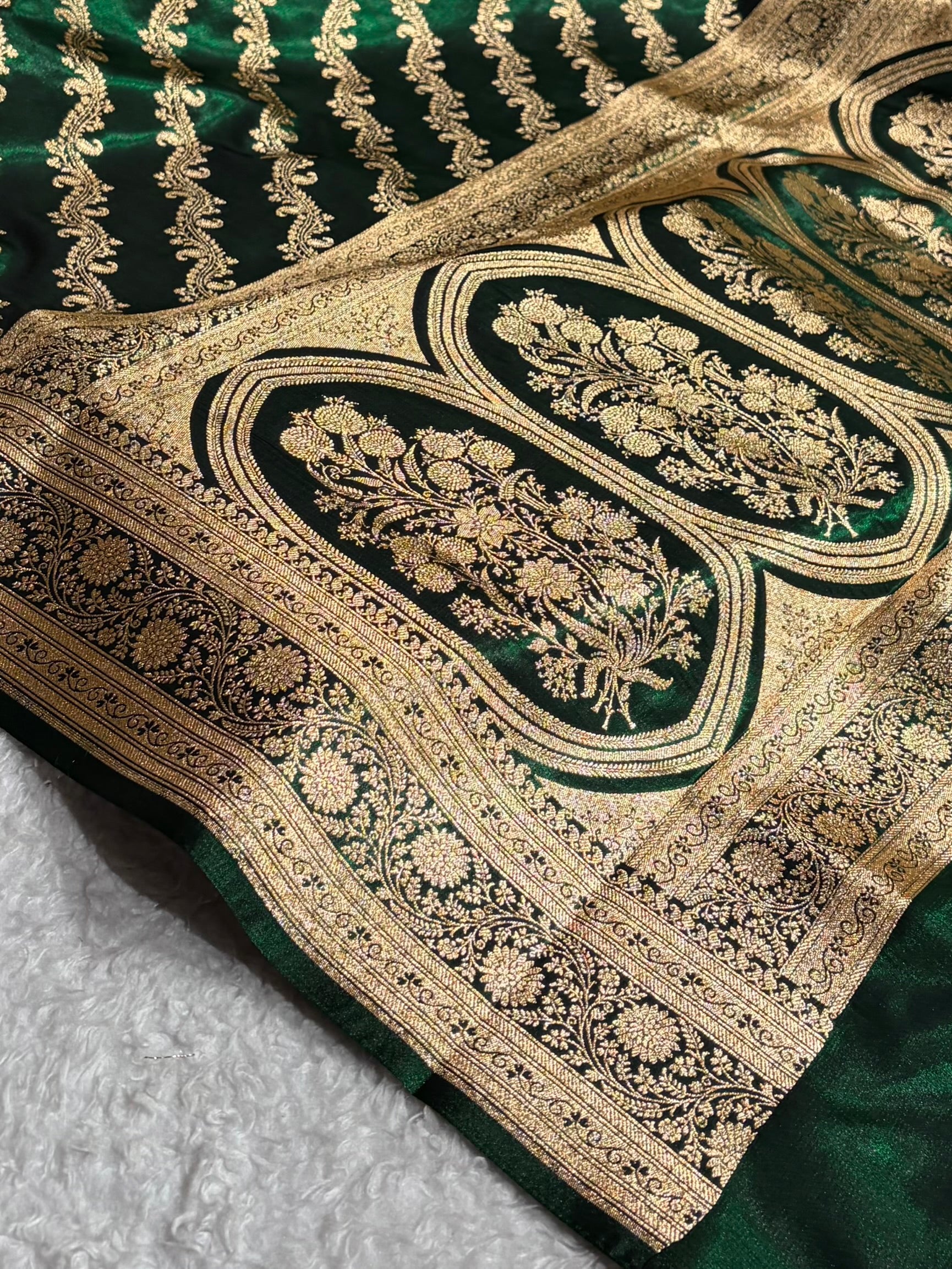 Bottle Green Shades Cross Pattern Banarasi Satin Silk Saree SS39