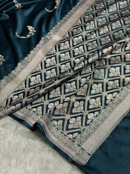 Dark Peacock Shades Unique Motif Mashru Silk Saree ms47