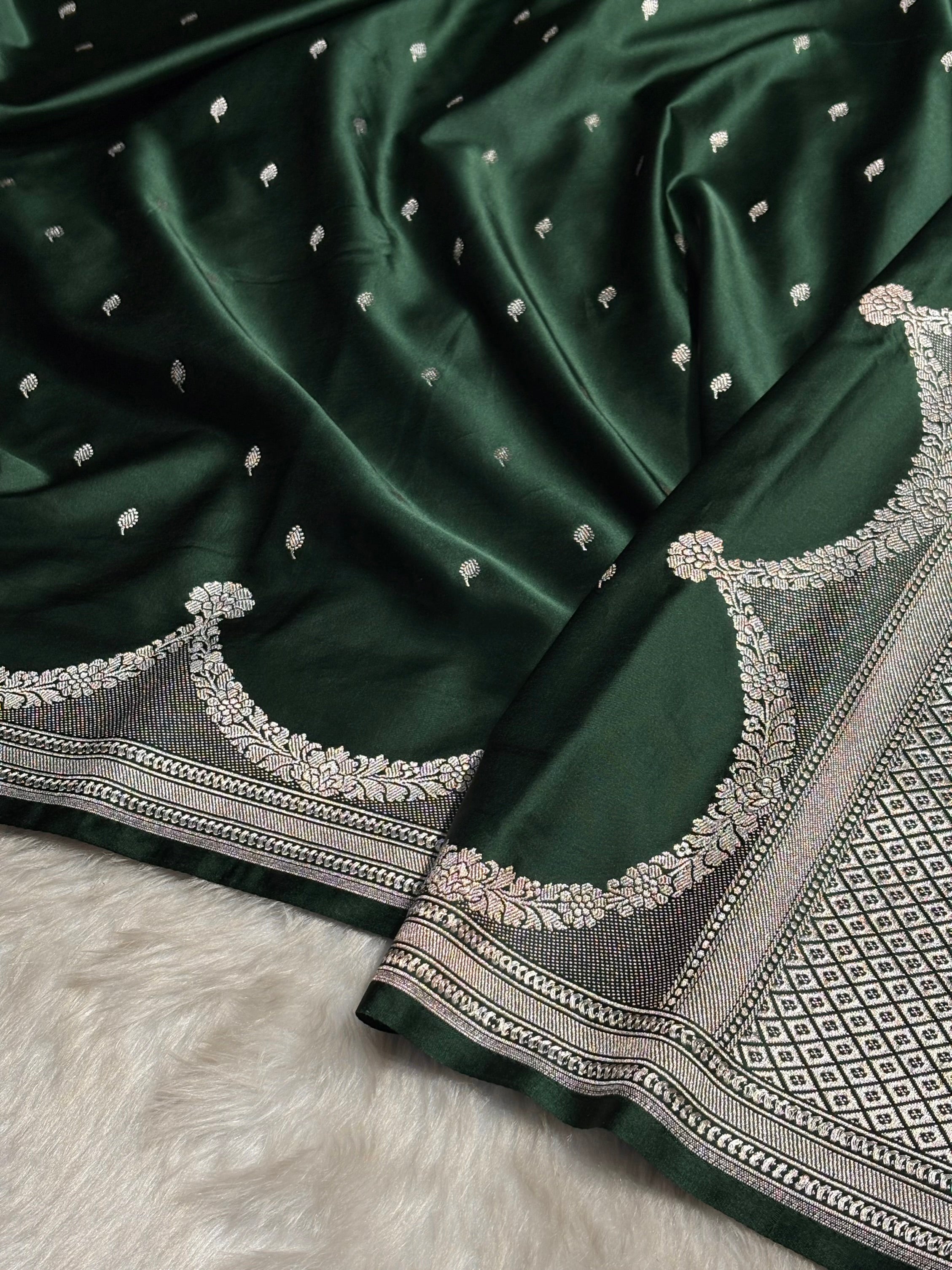 Dark Bottle Green Shades Scallop Mashru Silk Saree MS60