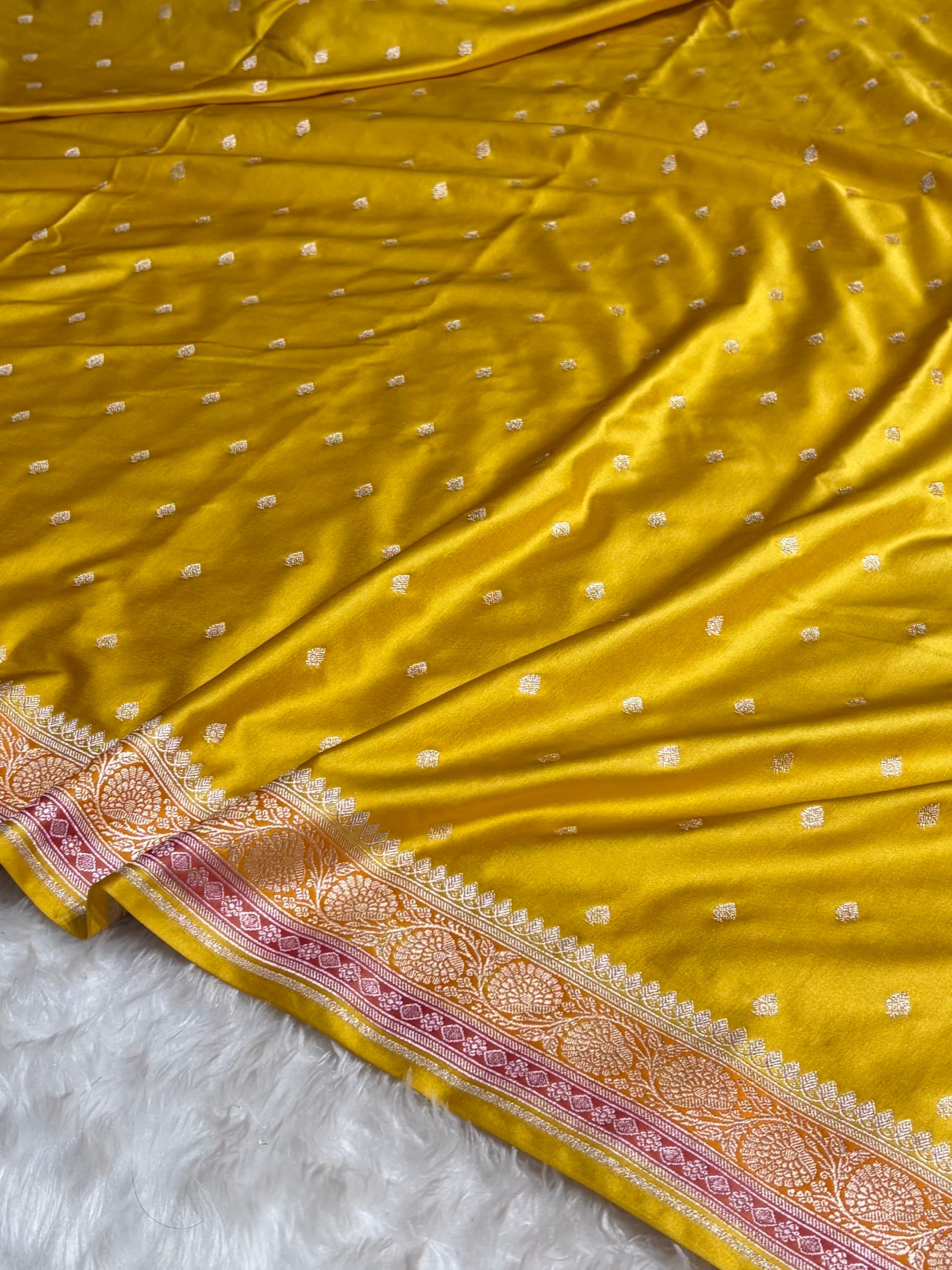 Mustard Shades With Contrast Border Booti Mashru Silk Saree MS79