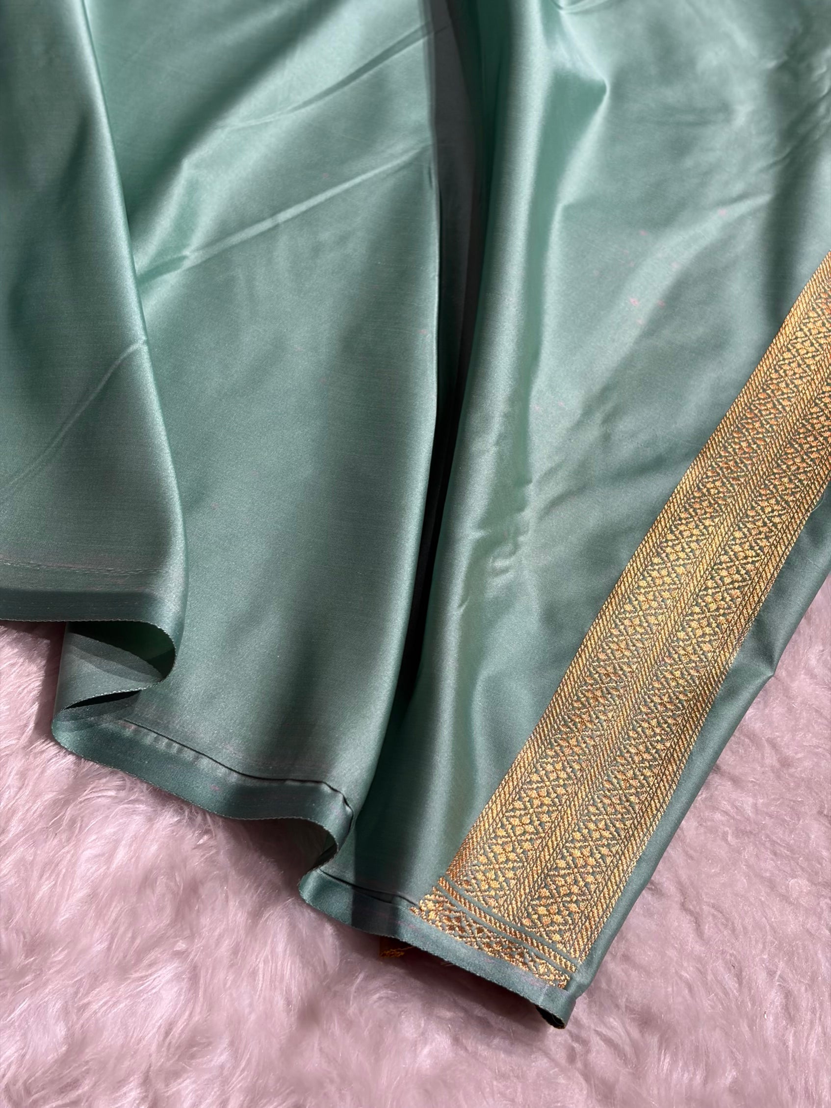 Banarasi Sea Green Shade With Scallop Pattern Mashru Silk Saree