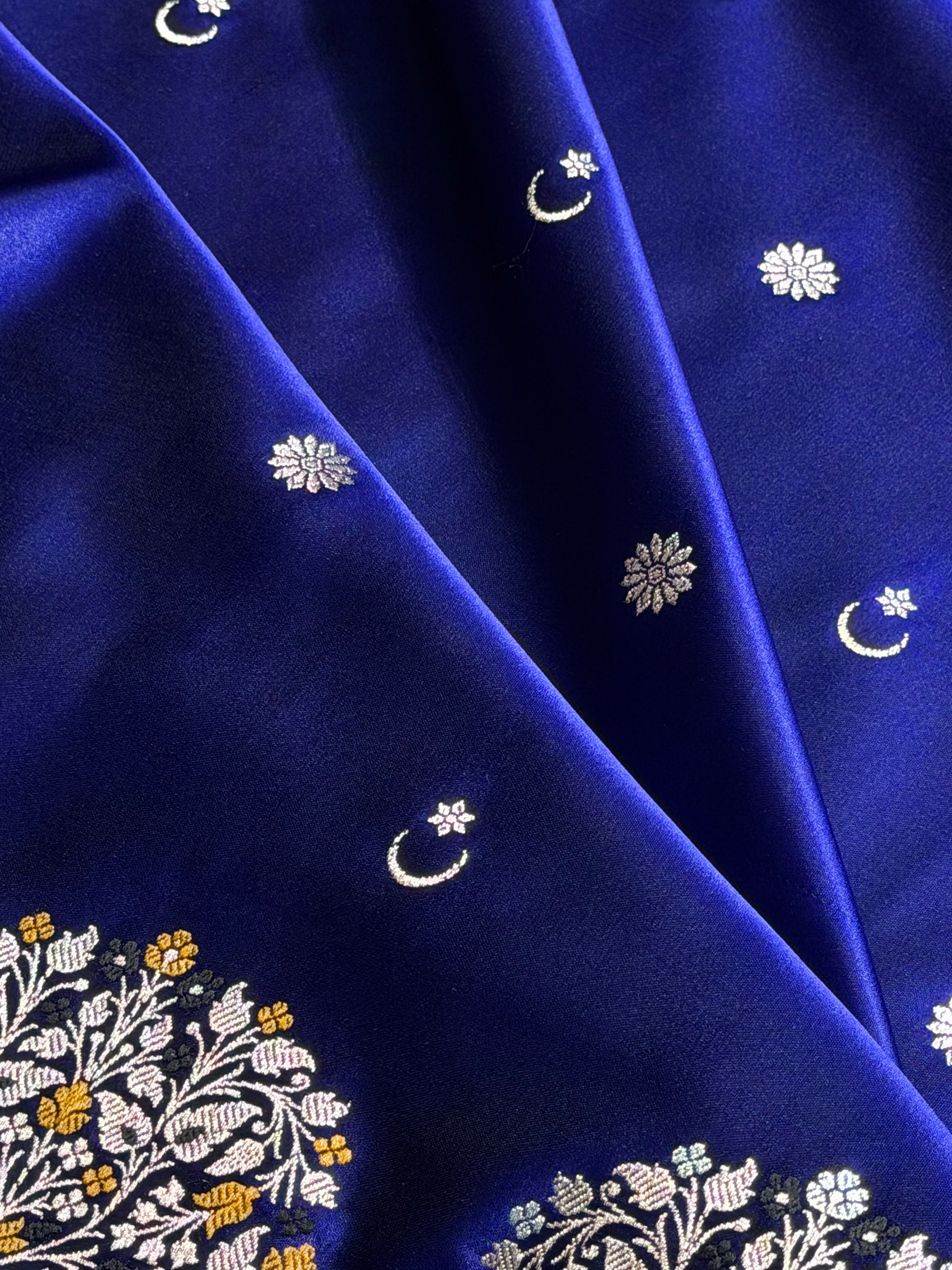 Royal Blue Shades Banarasi With Floral Minakari Pattern Mashru Silk Saree MSM-131