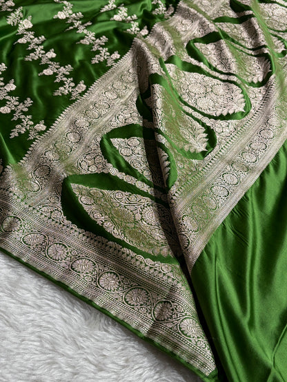 Dark Mahndi Cross Pattern Mashru Silk Saree MCS01