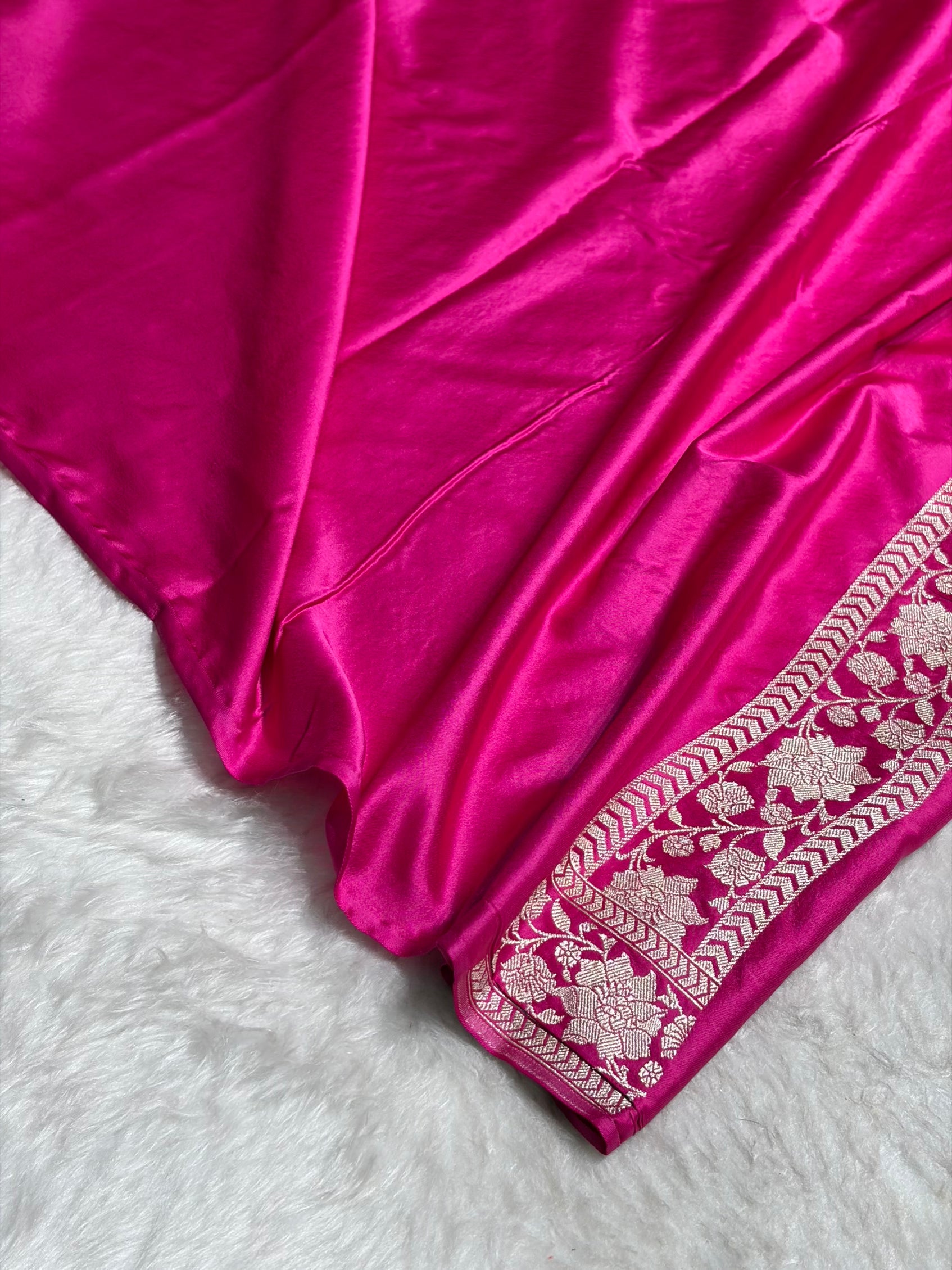 Baby Pink Shade Banarasi Minakari with Jaal Pattern Mashru Silk Saree MS56