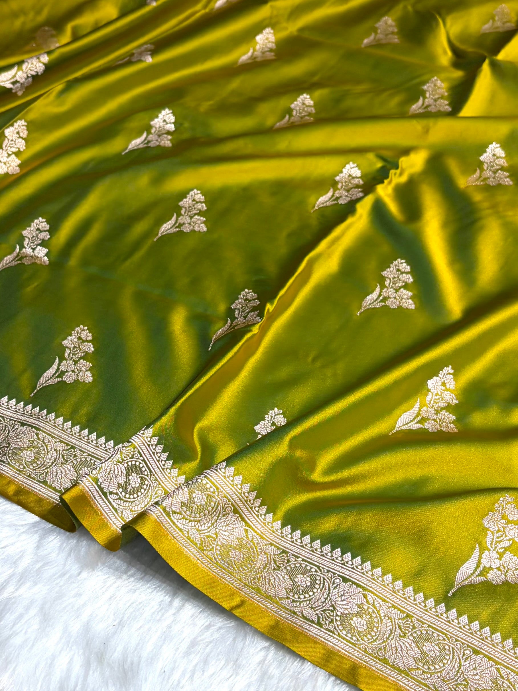 Liril Mehendi Boota With Floral Border Mashru Silk Saree MSM-97