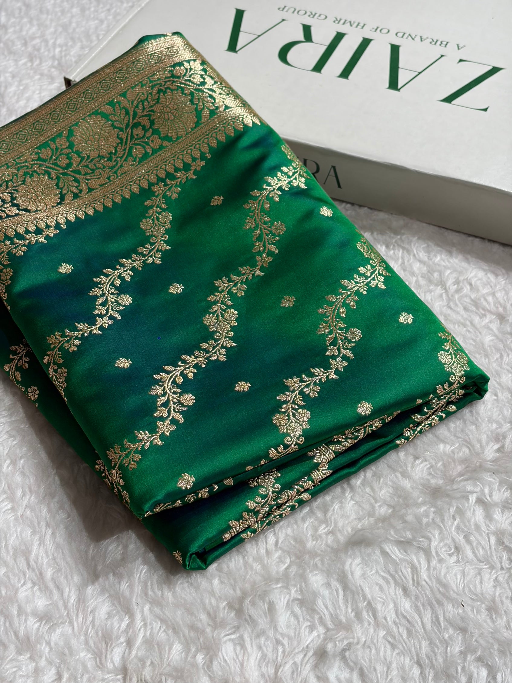Banarasi Satin Katan Saree With Boota in Cross Green Shades SK108