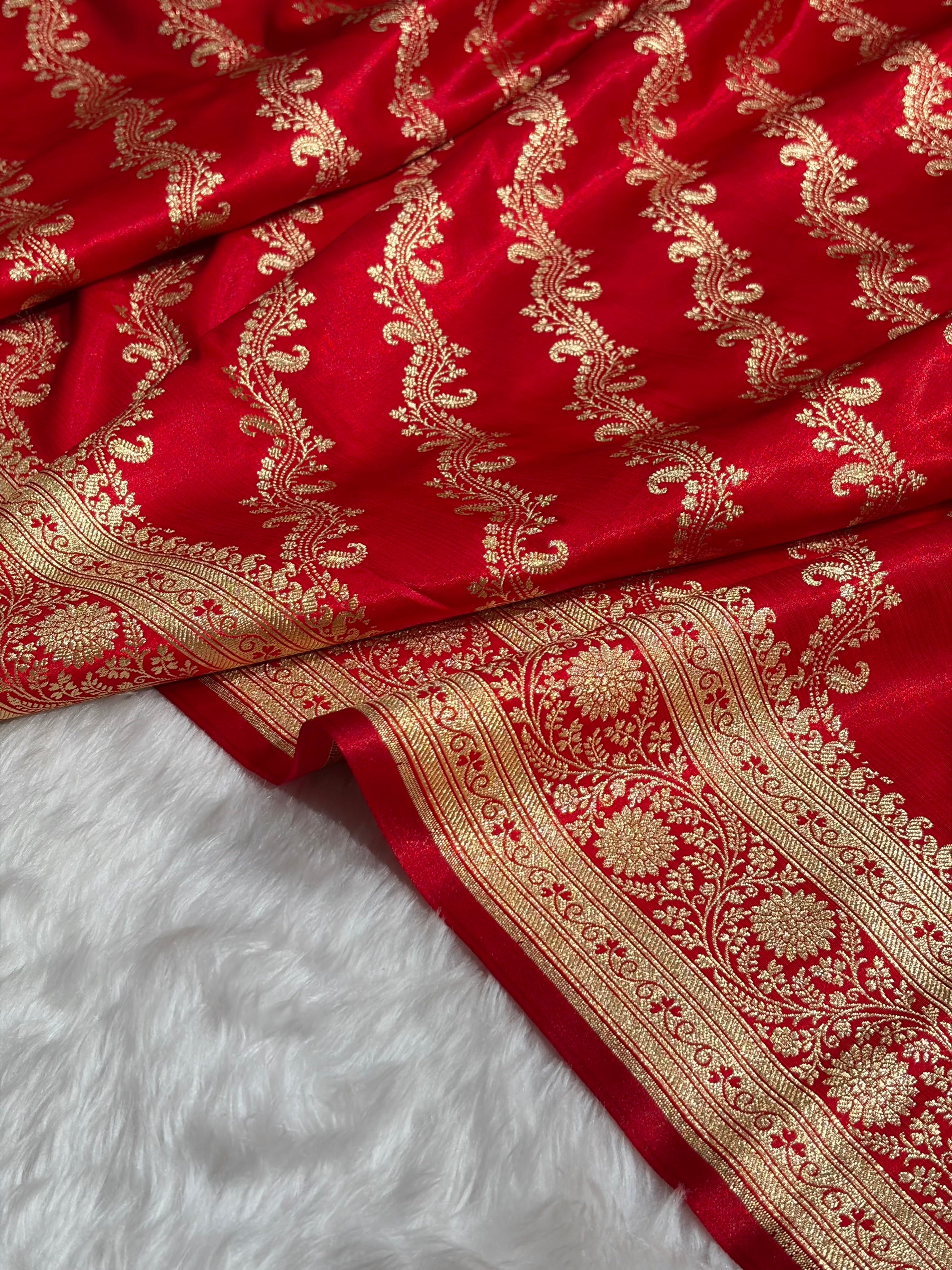 Red Shades Cross Pattern Banarasi Satin Silk Saree SS39