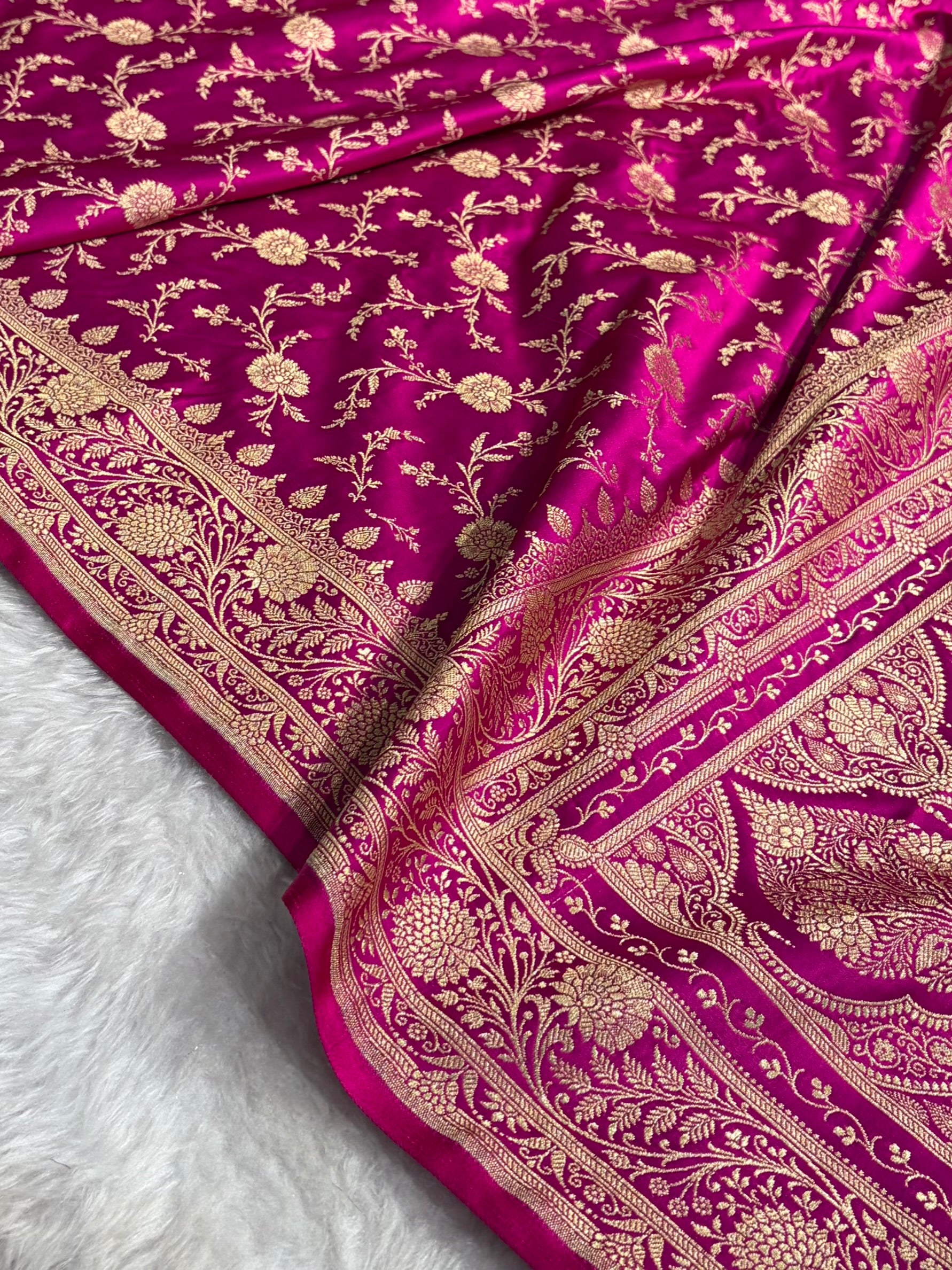 Rani Banarasi Jaal Katan Silk Saree SKM37