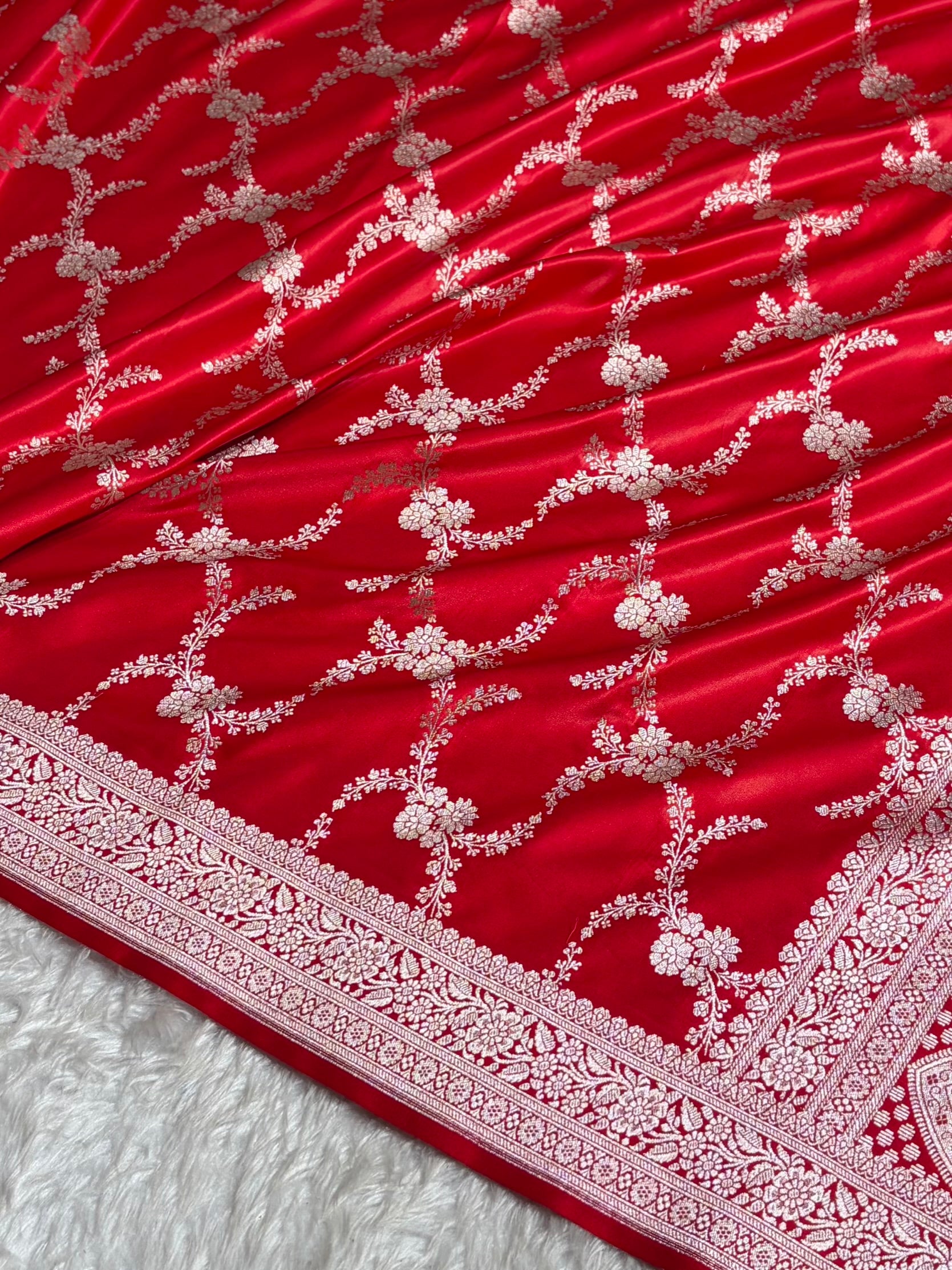 Red Shades Banarasi With Floral Border Mashru Silk Saree MSM-127