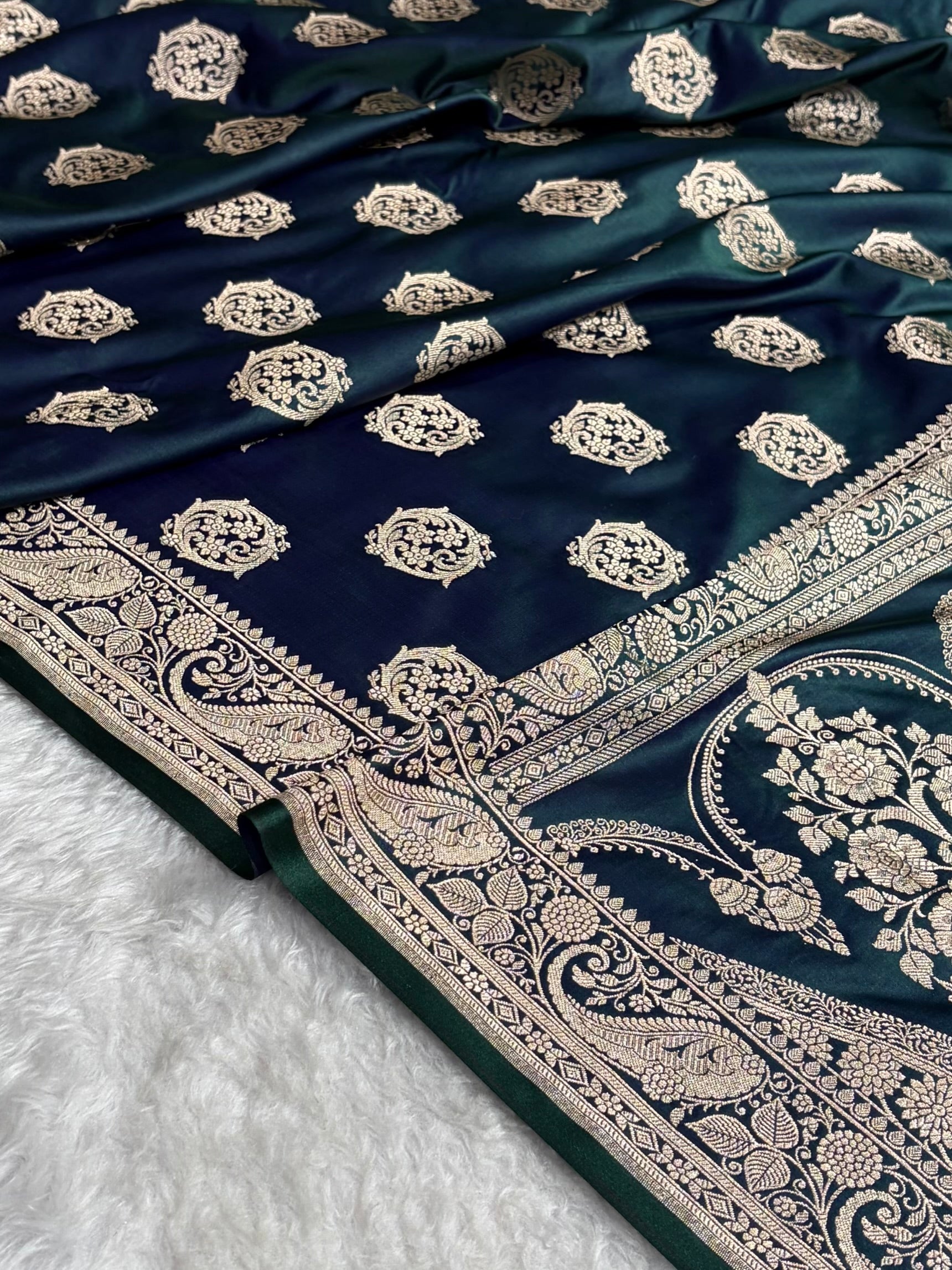 Banarasi Dark Peacock Shades Banarasi Boota Pattern Floral Mashru Silk Saree MSM-104