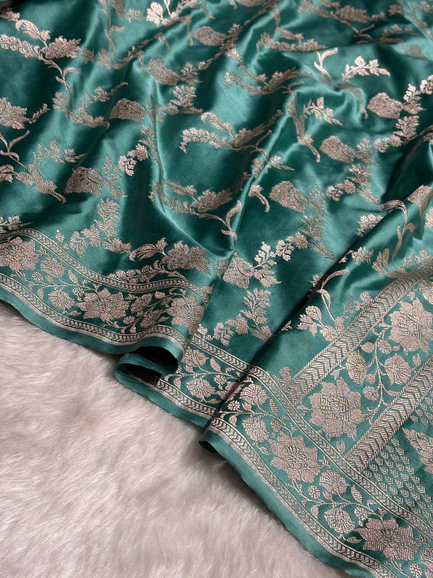 Turquoise Shades Jaal Mashru Silk Saree MS48