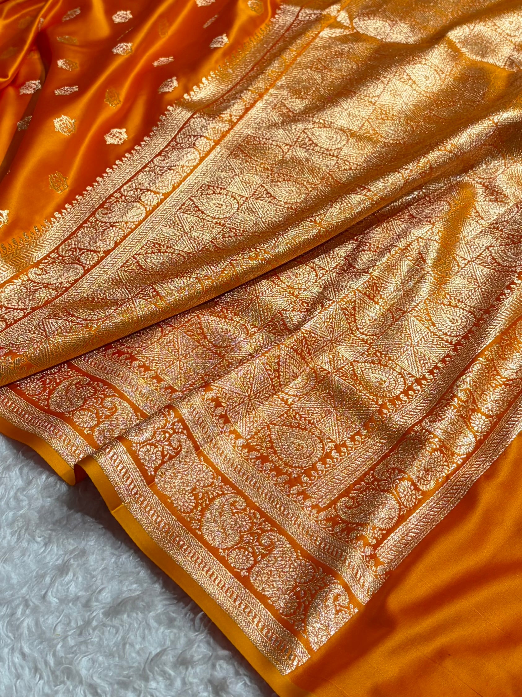 Banarasi Satin Katan Saree Booti Pattern in Fire Gold Shades SK137