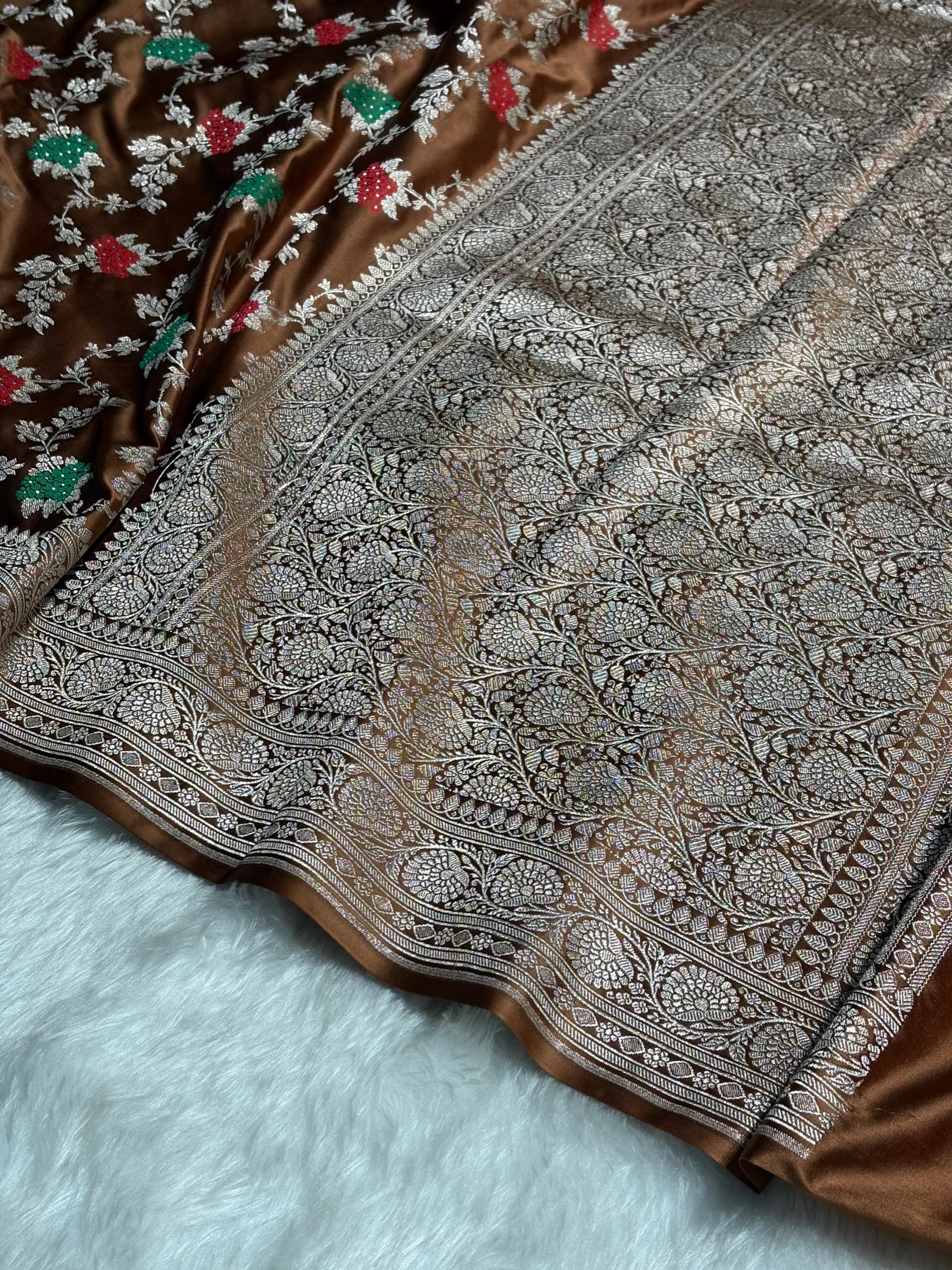 Dark Rust Shades Jaal Pattern Mashru Silk Saree