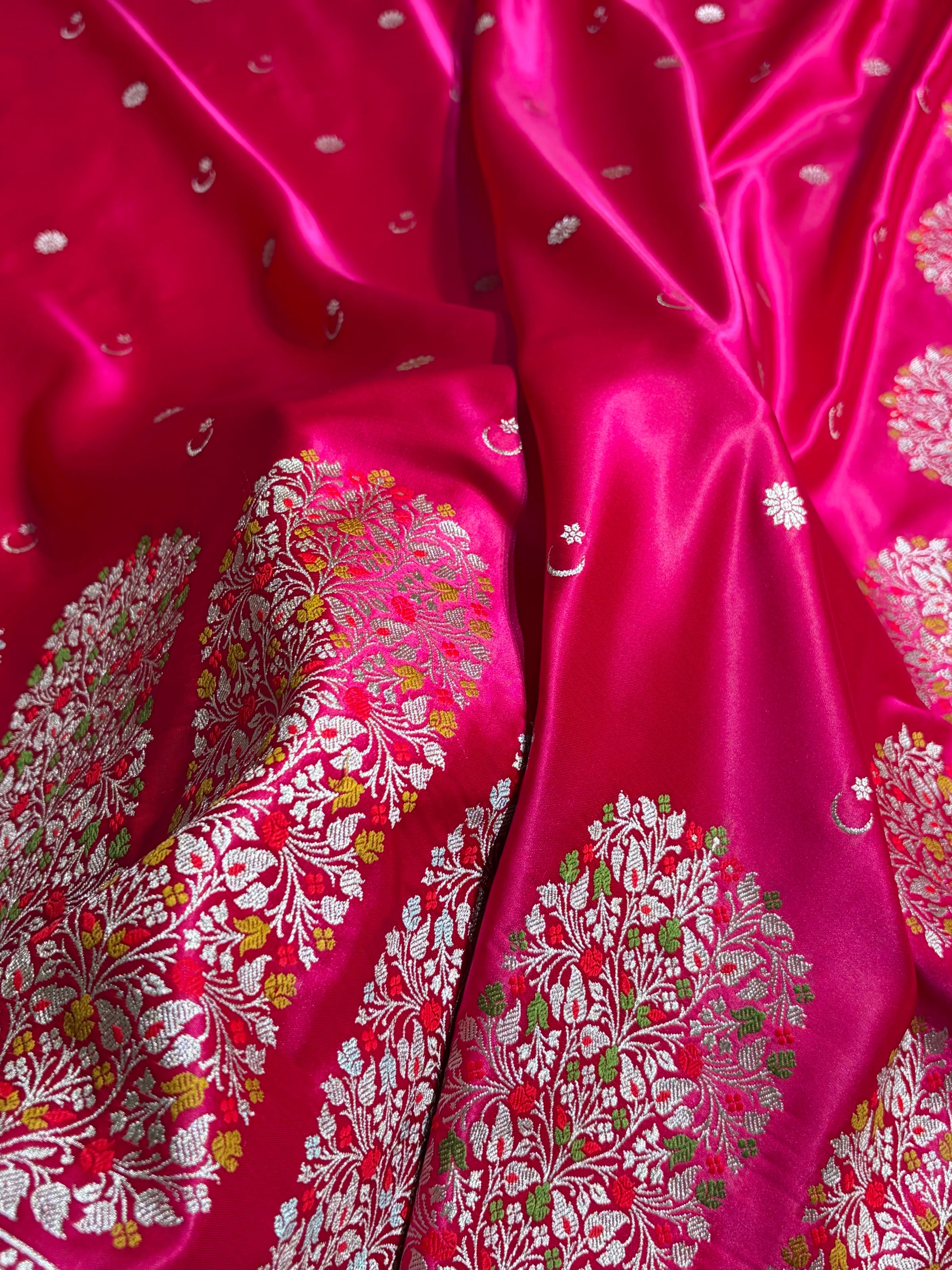 Rani Shades Banarasi With Floral Minakari Pattern Mashru Silk Saree MSM-131