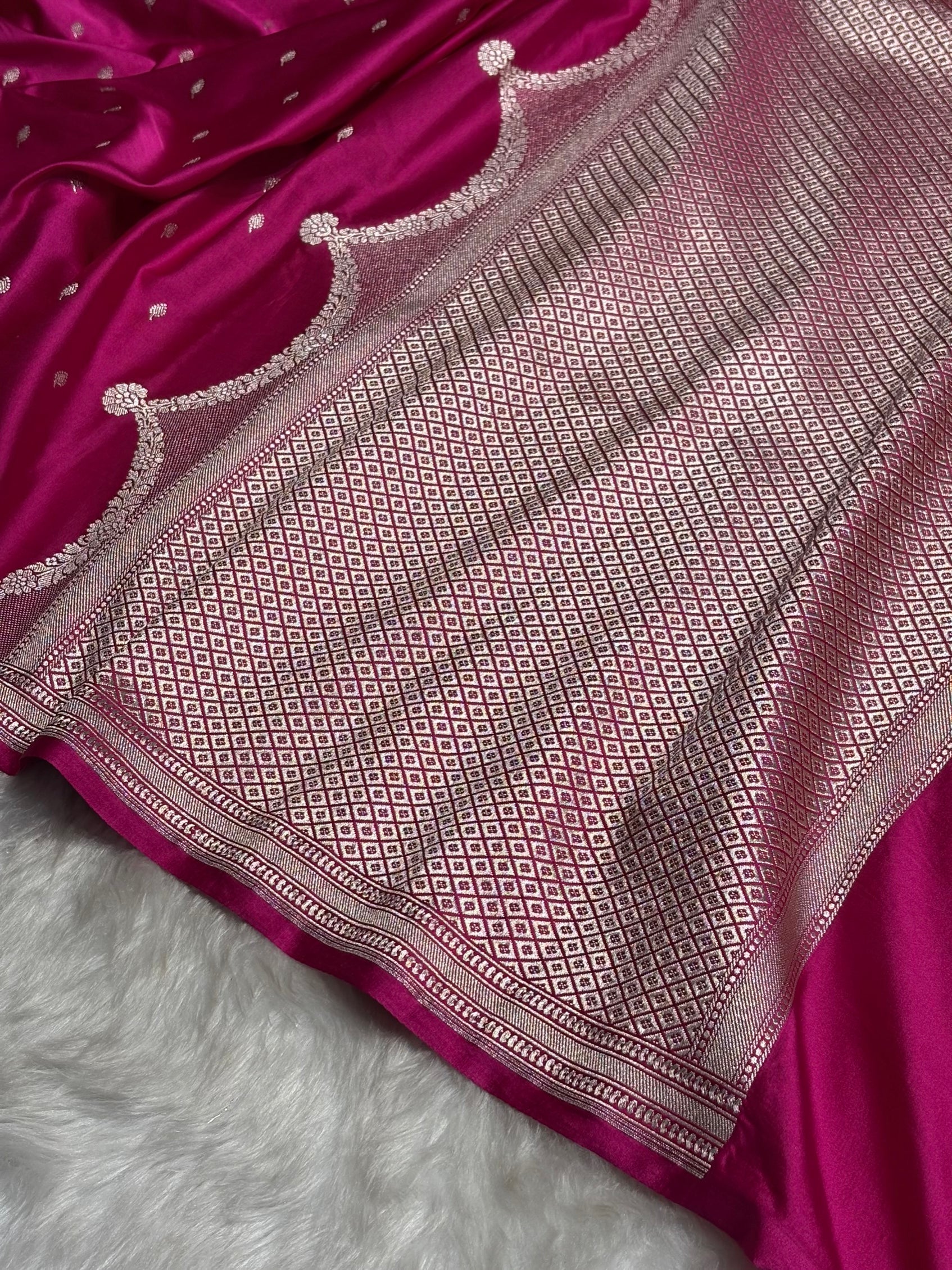 Pink Shades Scallop Mashru Silk Saree MS60