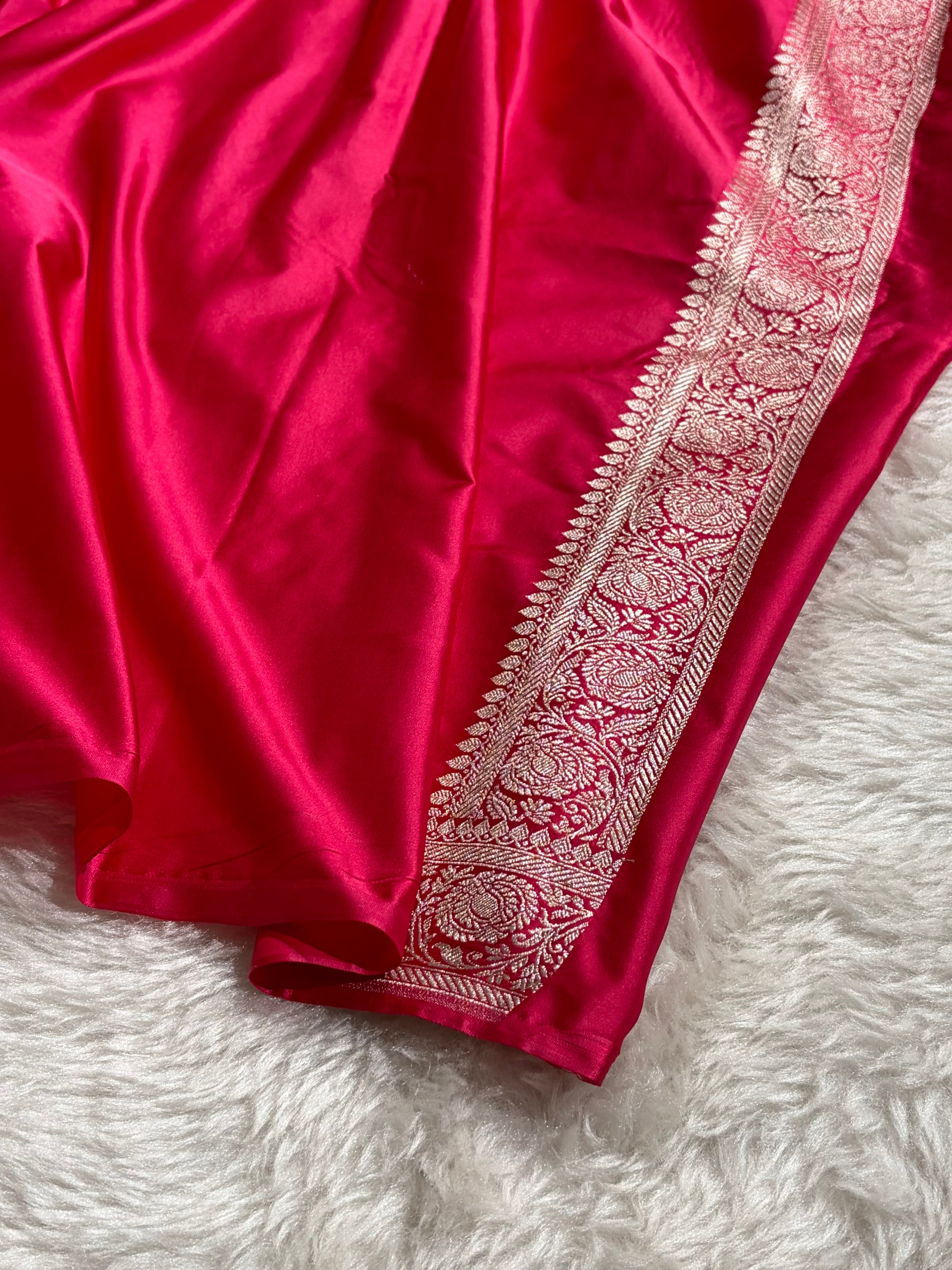 Banarasi Floral Jaal Pattern in Rani Shades Floral Mashru Silk Saree MCS98