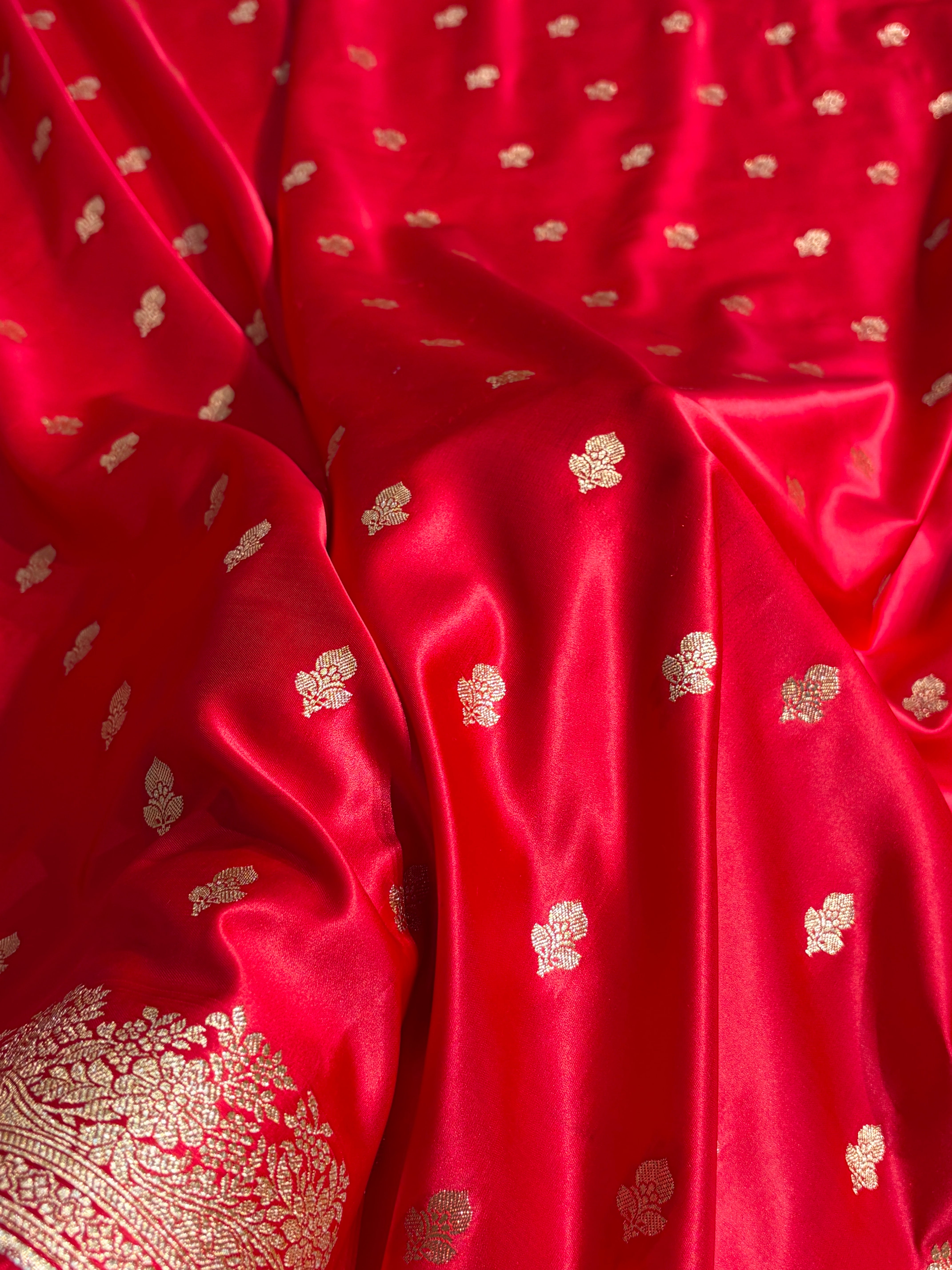 Banarasi Satin Katan Saree Floral Booti Pattern in Red Shades SK148