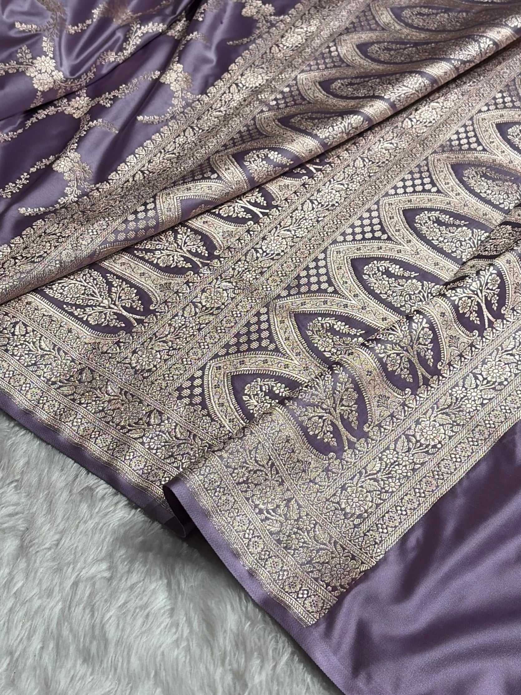 Dusty Lavender Shades Banarasi With Floral Border Mashru Silk Saree MSM-127