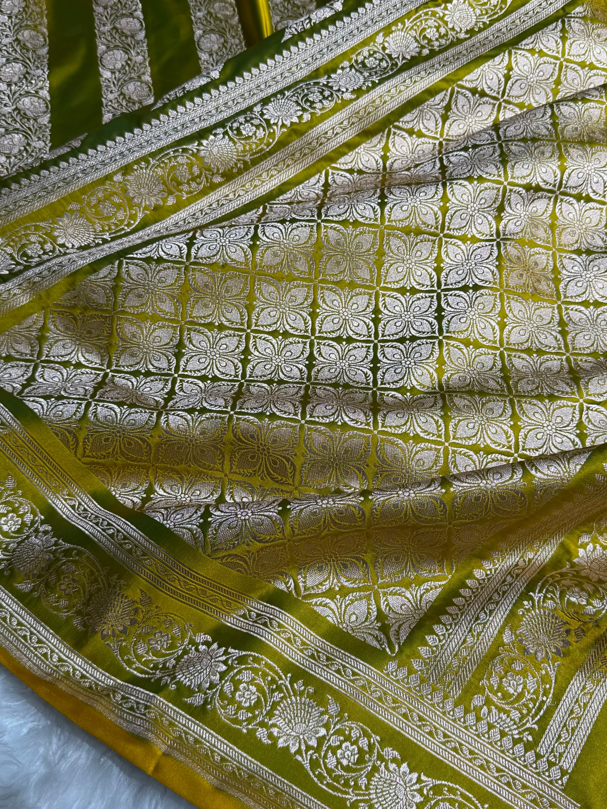 Liril Mahendi Shades Banarasi Cross Pattern Floral Mashru Silk Saree MSM-102