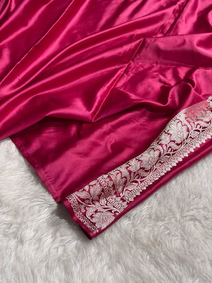 Banarasi Floral Pattern in Deep Magenta Shades Floral Mashru Silk Saree MCS95