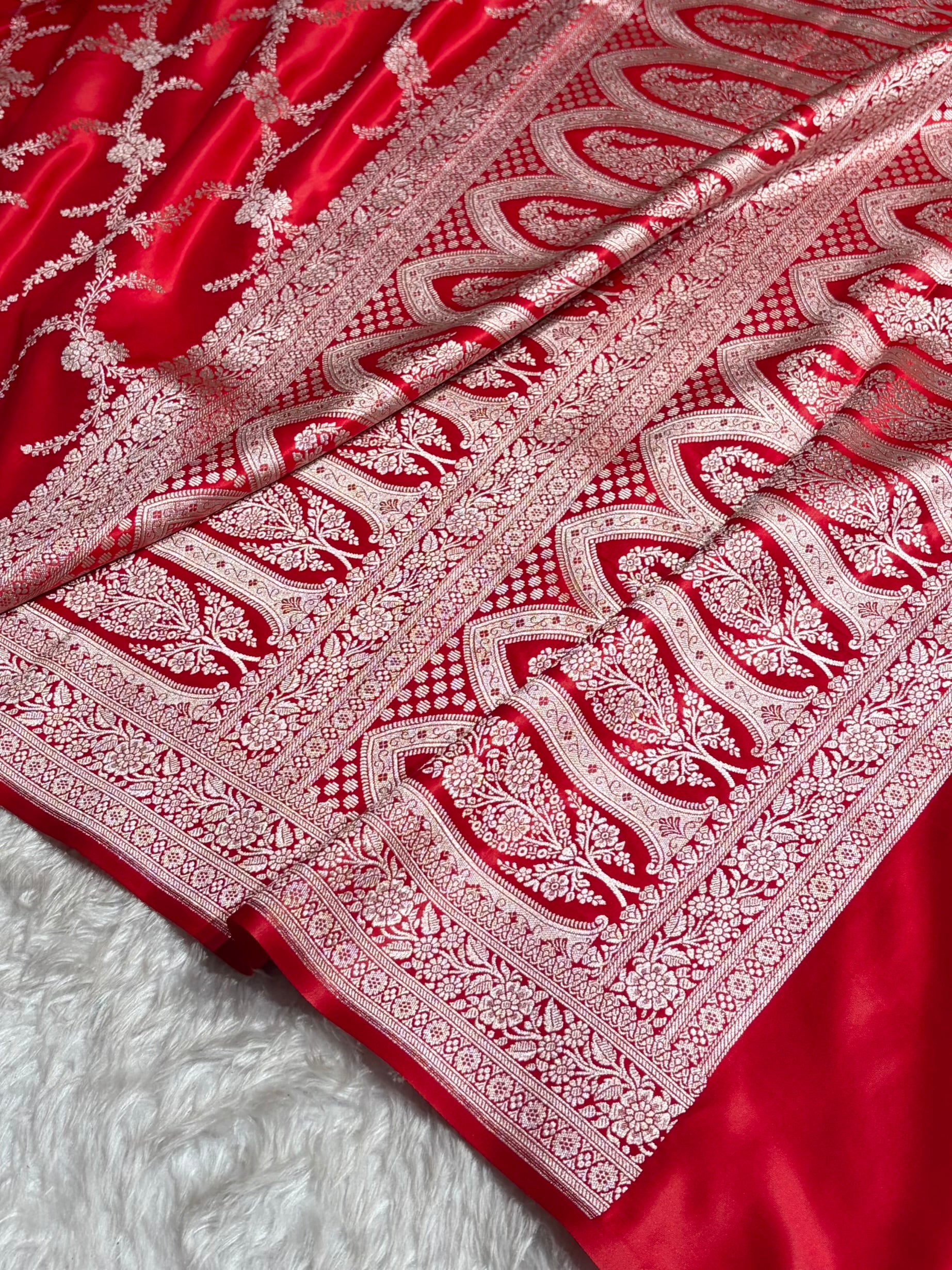 Red Shades Banarasi With Floral Border Mashru Silk Saree MSM-127
