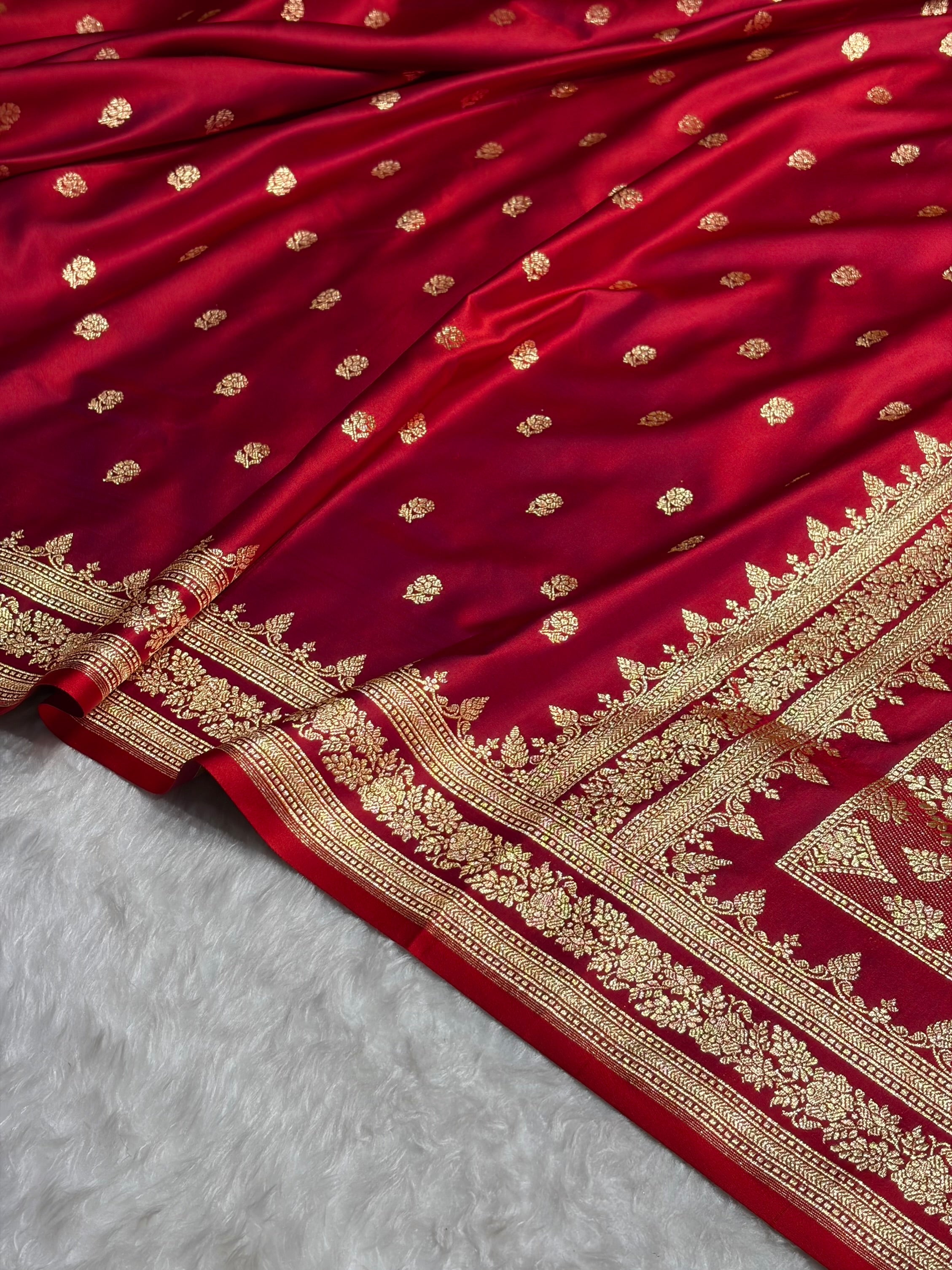 Magentic Red Floral Pattern Satin Katan Silk Saree SK76