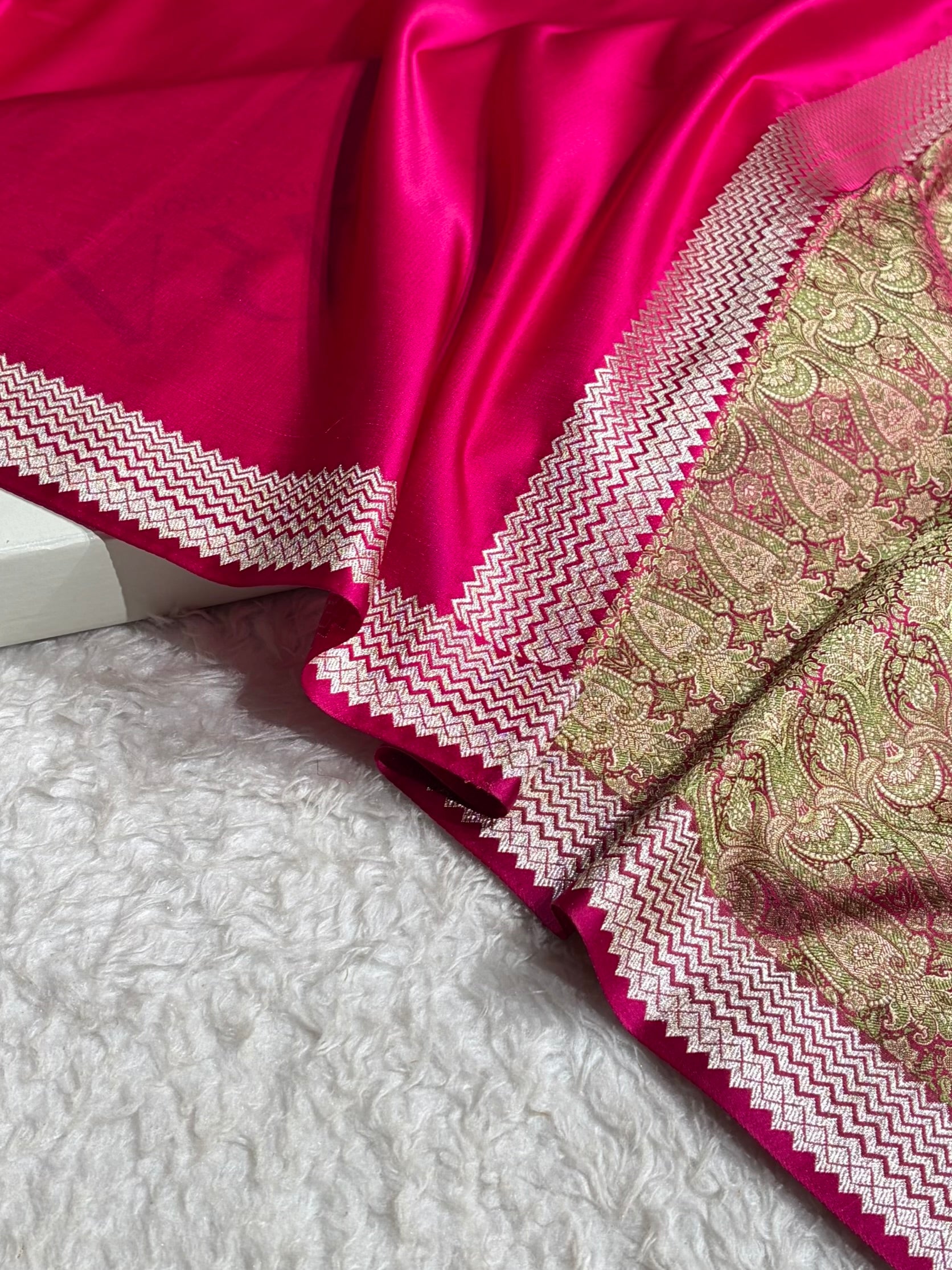 Premium Banarasi Satin Katan Saree Plain With Tanchoi Blouse in Rani Shades SK129