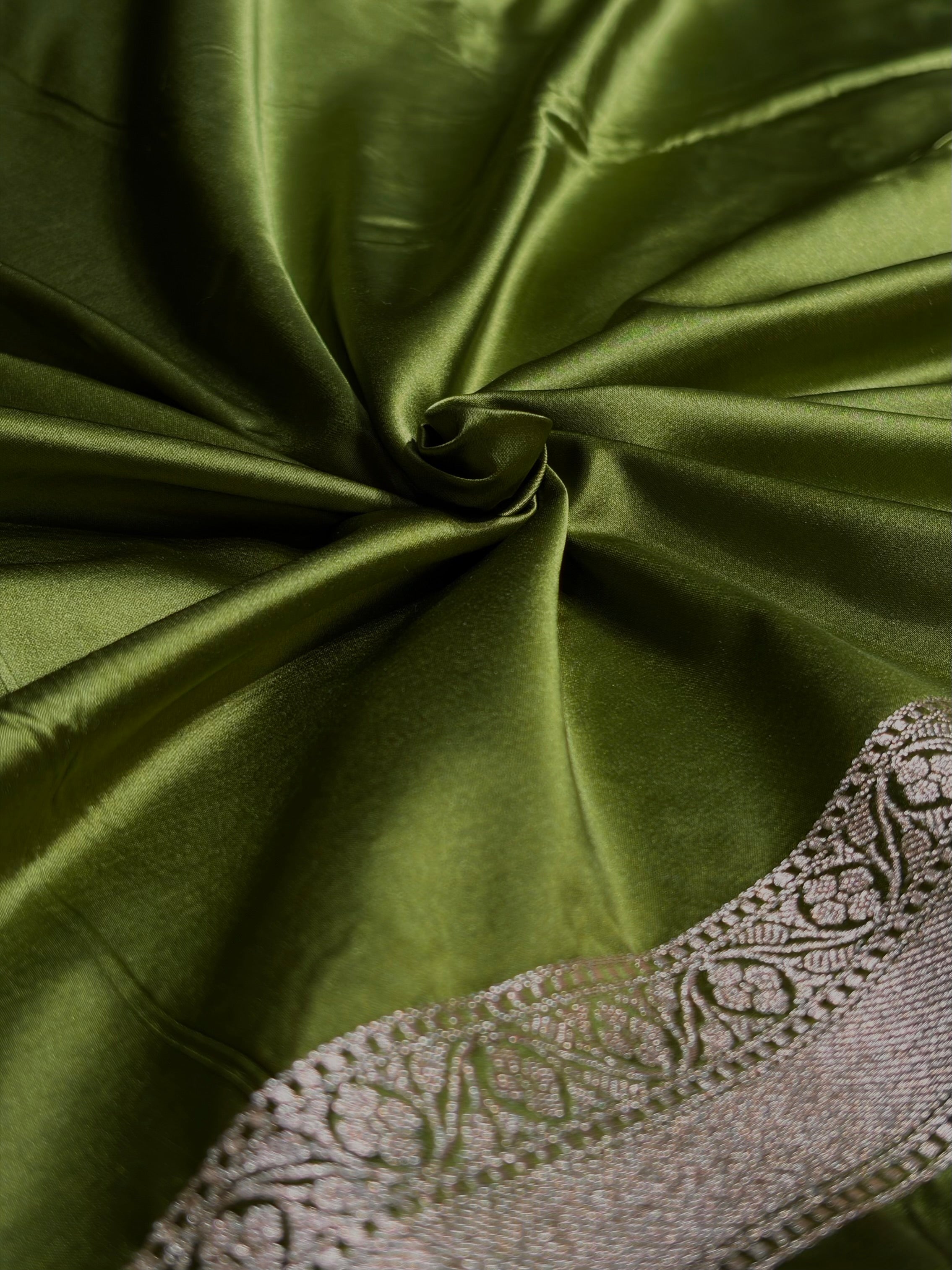Mehendi Green Sona Rupa Floral Motif Mashru Silk Saree MS50