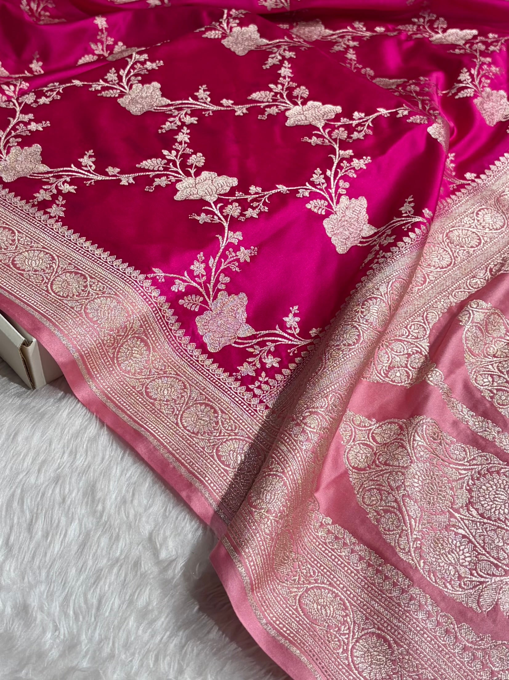 Banarasi Contrast Rani - Baby Pink Shades Jaal Mashru Silk Saree MS63