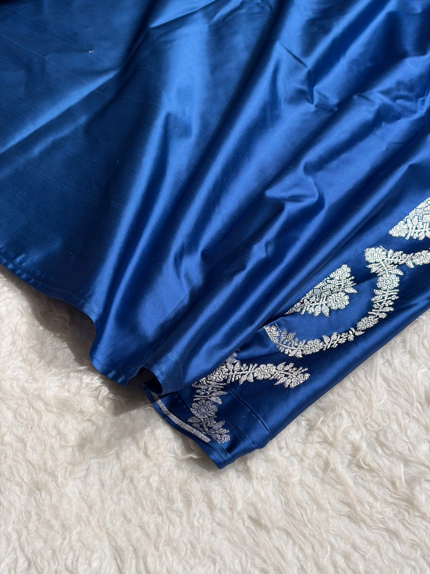 Royal Blue Rangkart Scallop Floral Booti Mashru Silk Saree