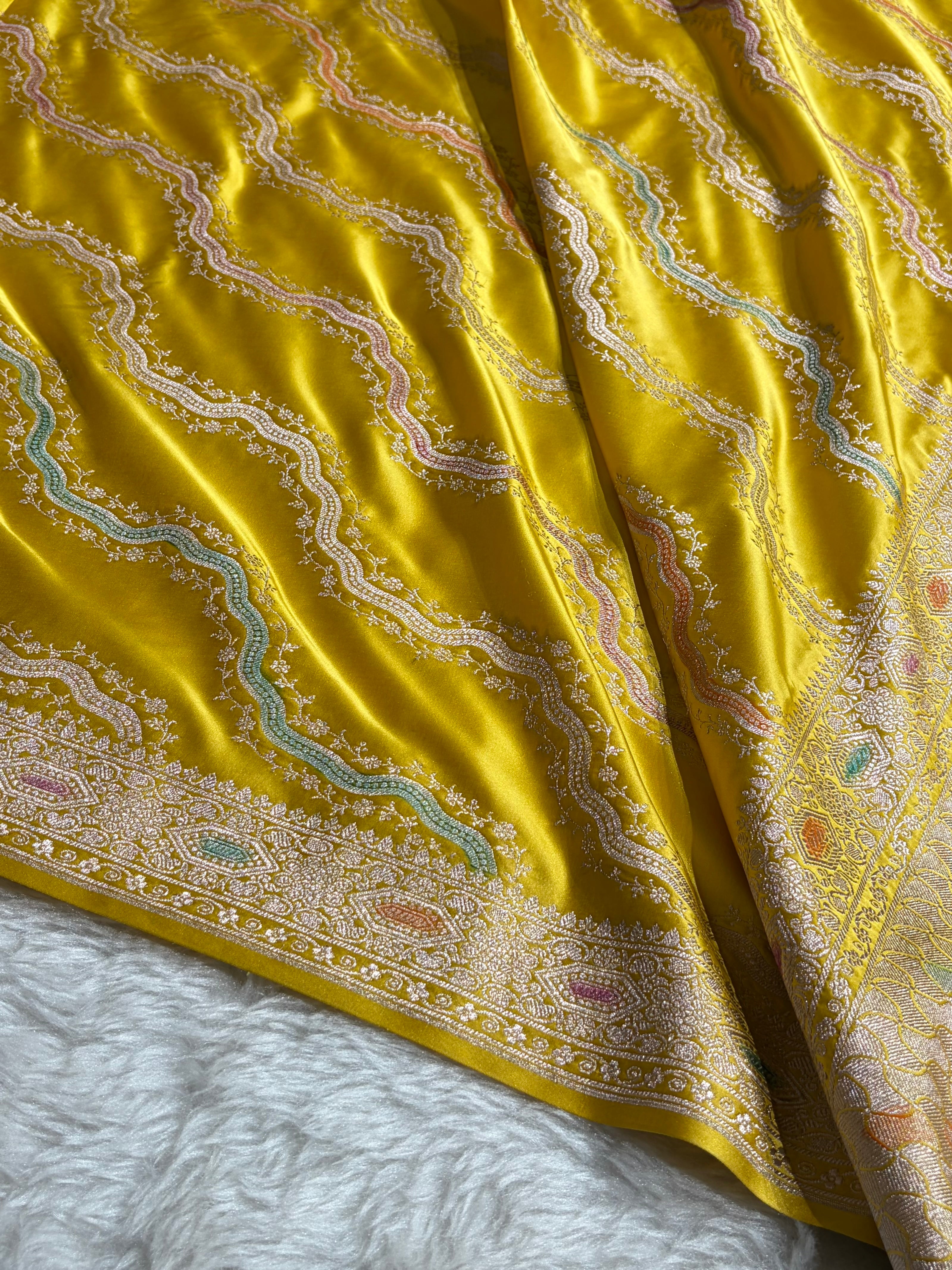Banarasi Minakari Cross Pattern in Yellow Shades Mashru Silk Saree MCS93