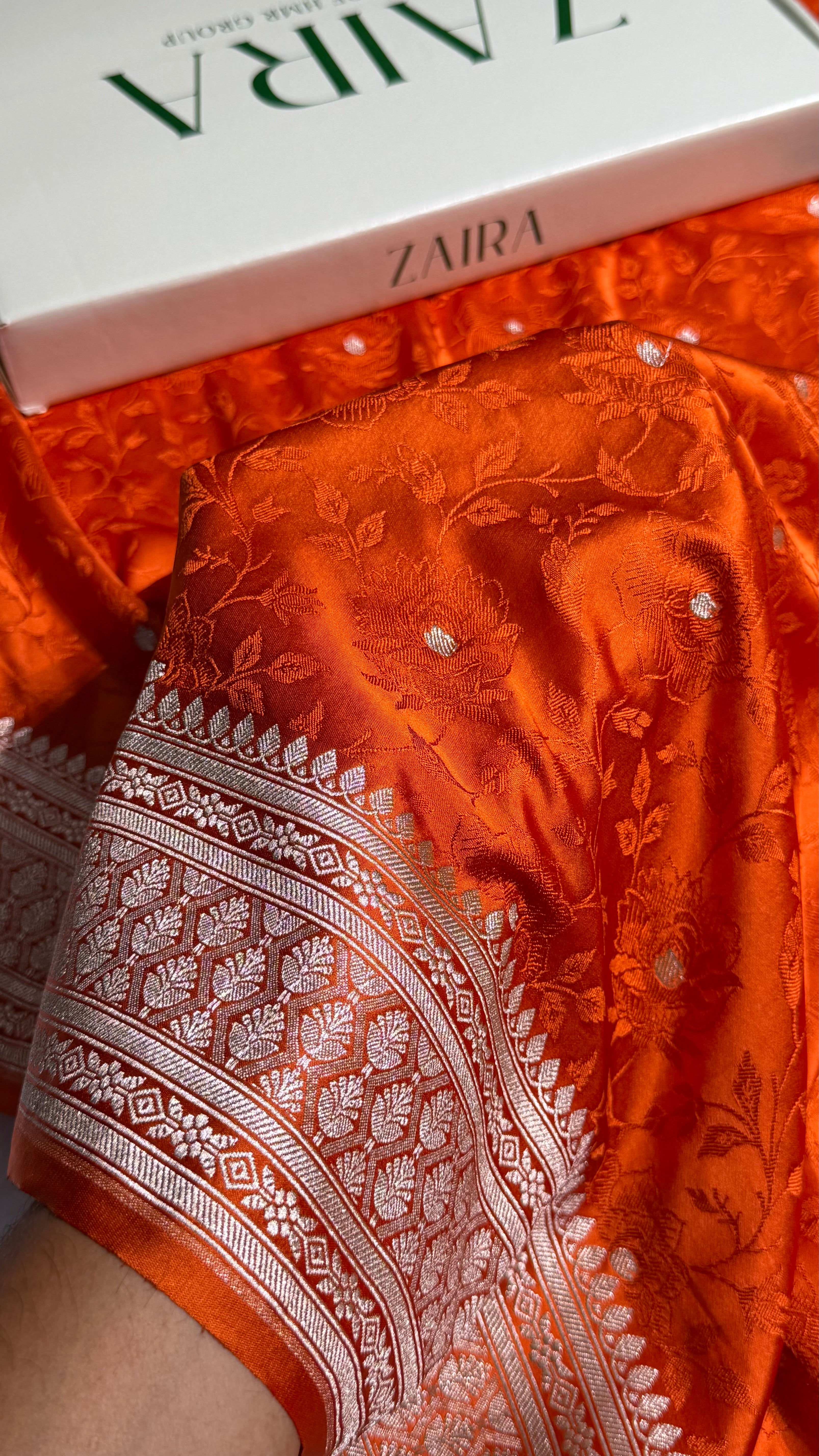 Banarasi Tanchoi Rust Orange Shades Floral Booti Mashru Silk Saree