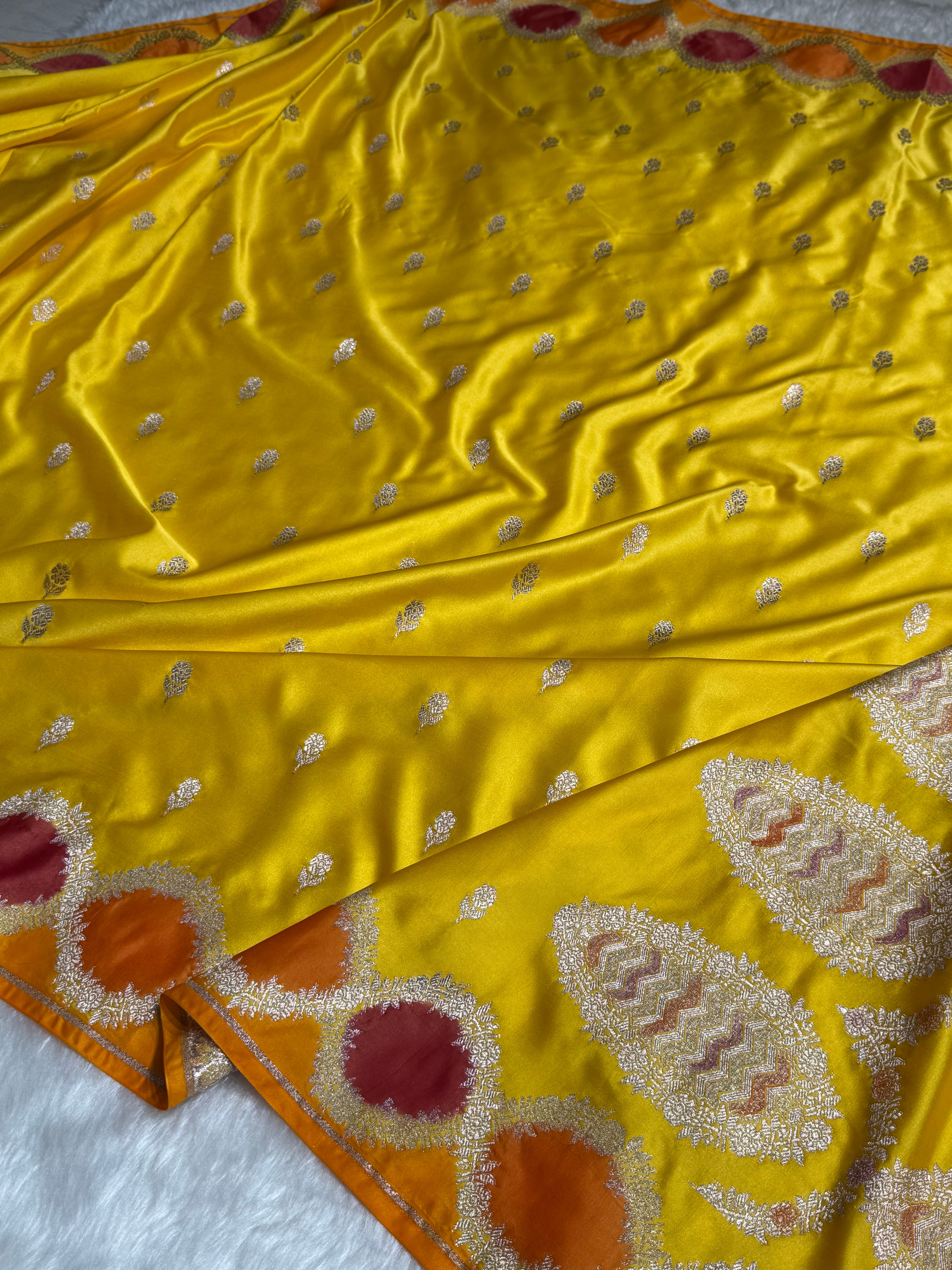 Yellow Rangkart Scallop Floral Booti Mashru Silk Saree