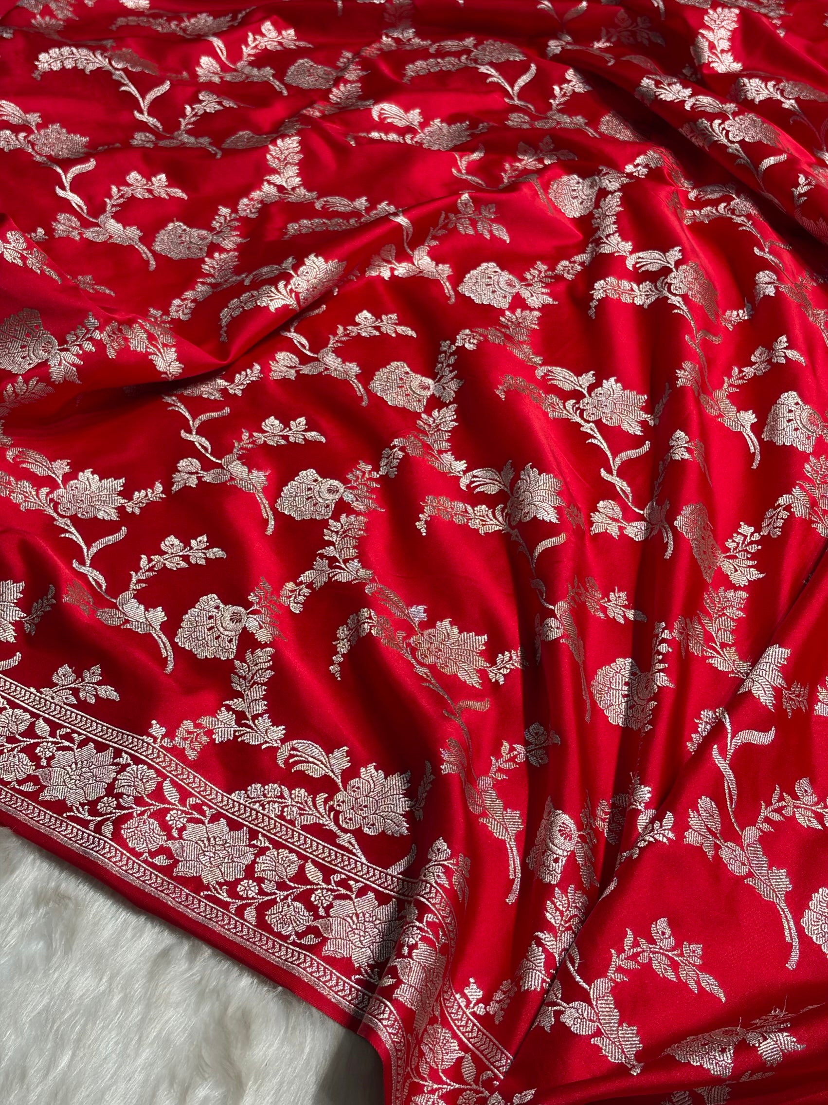 Ruby Red Shades Jaal Mashru Silk Saree MS48