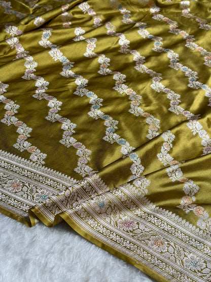 Dusty Mehendi Shades Banarasi Minakari Mashru Silk Saree With Cross Pattern MS02