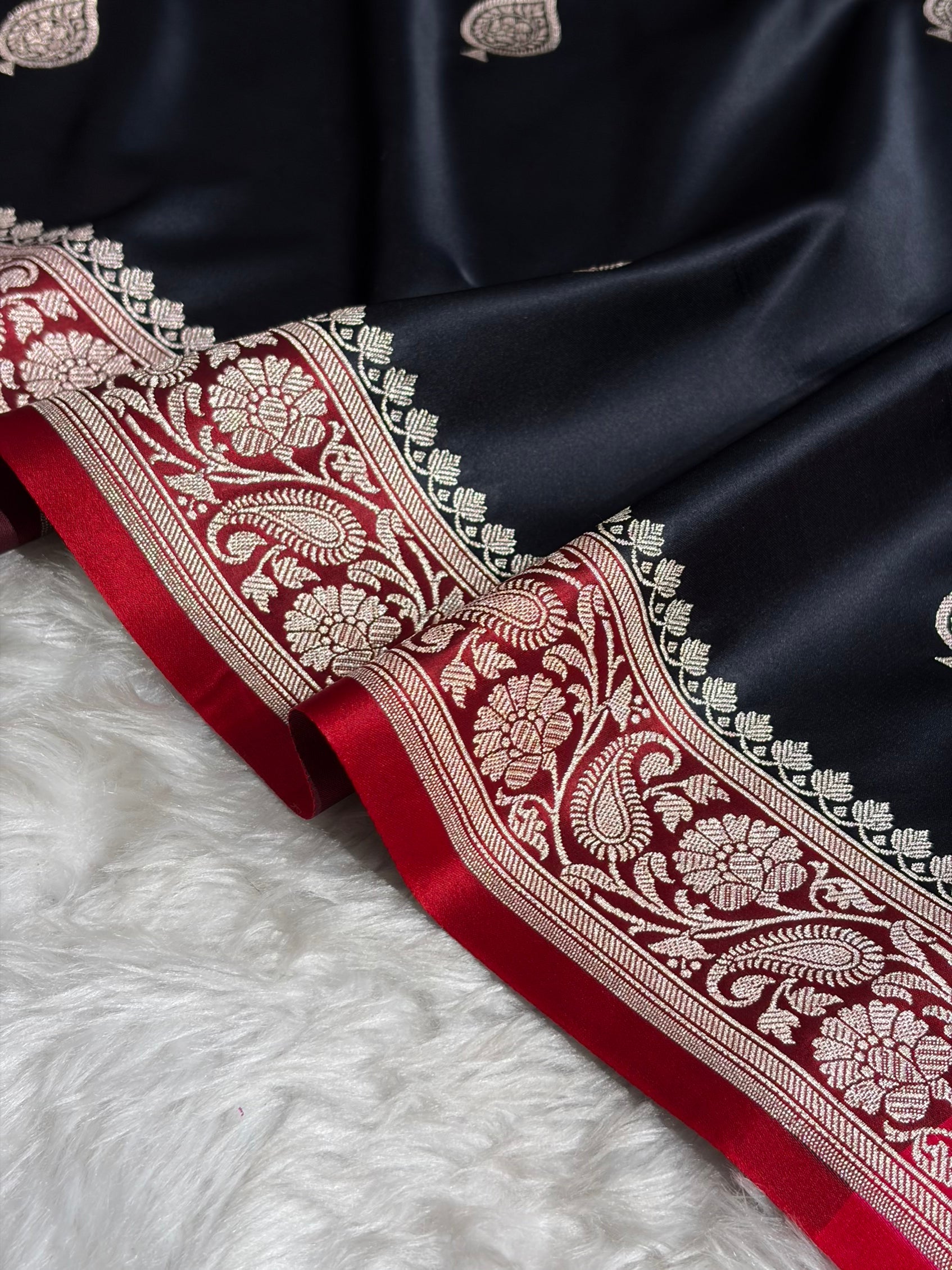 Contrast Banarasi Satin Katan Saree Booti Pattern in Dark Navy / Red Shades SK140