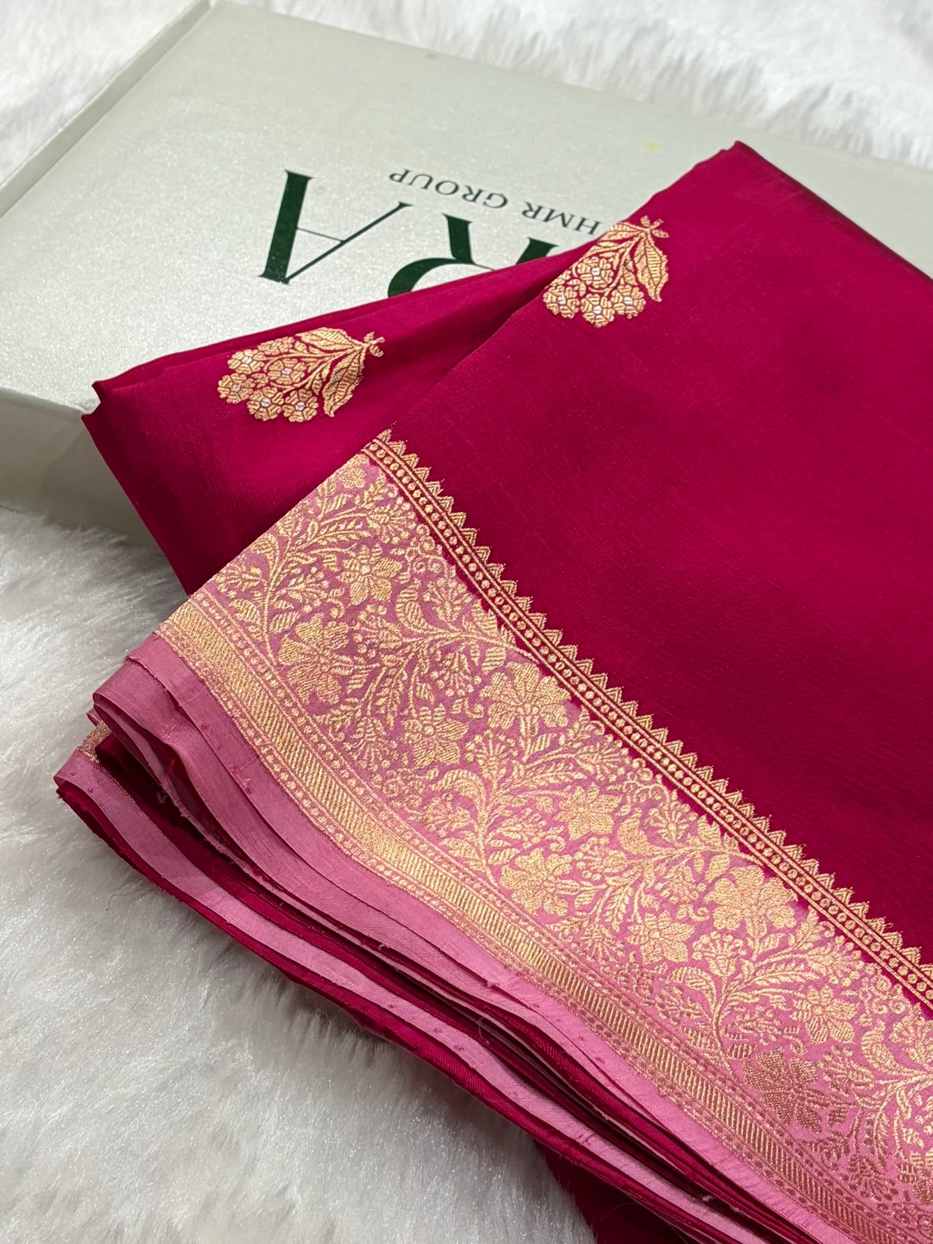 Banarasi Dark Rani With Baby Pink Contrast Shades Meenakari Boots Handwoven Pure Paper Silk Saree RM-90