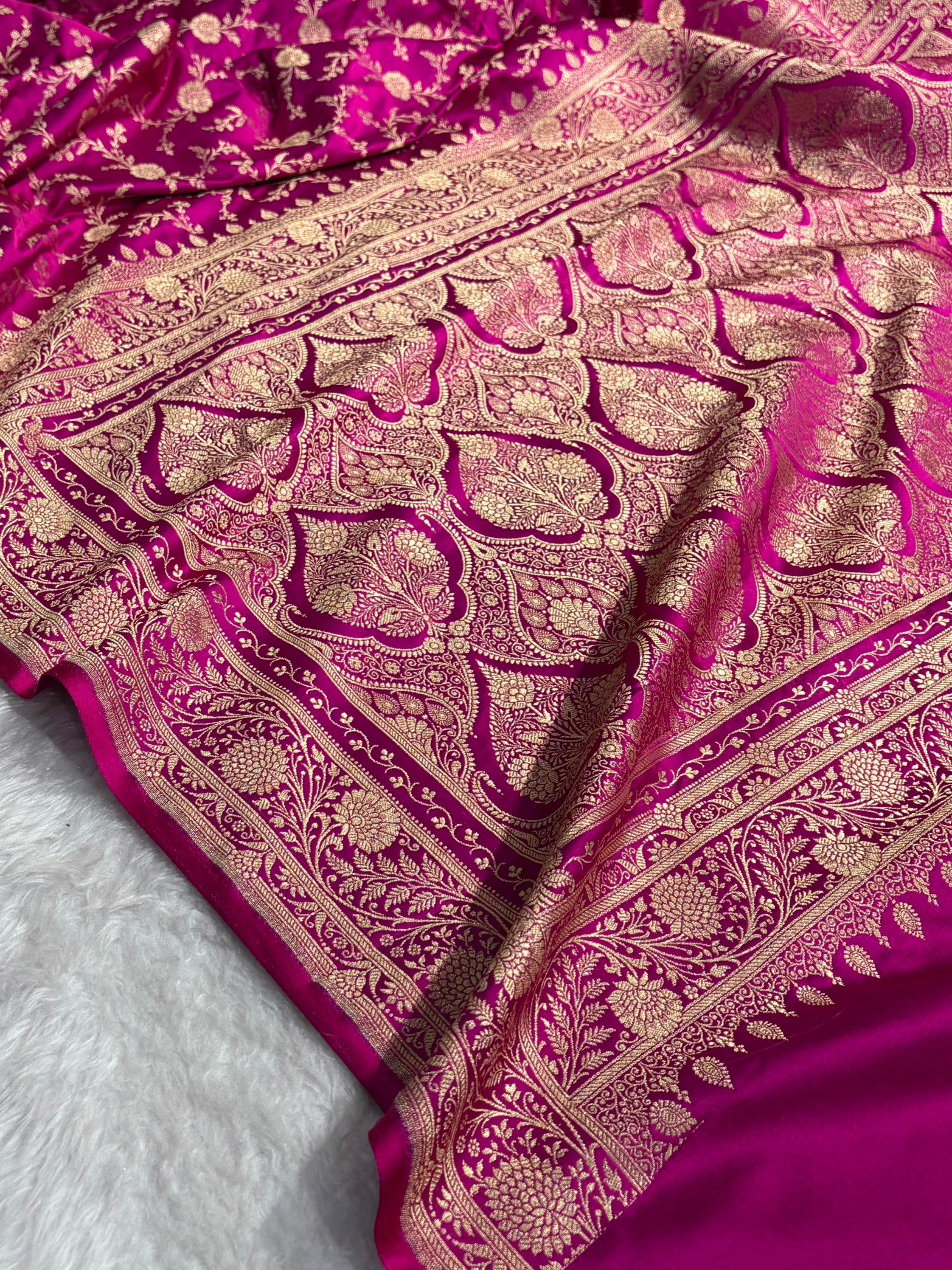 Rani Banarasi Jaal Katan Silk Saree SKM37